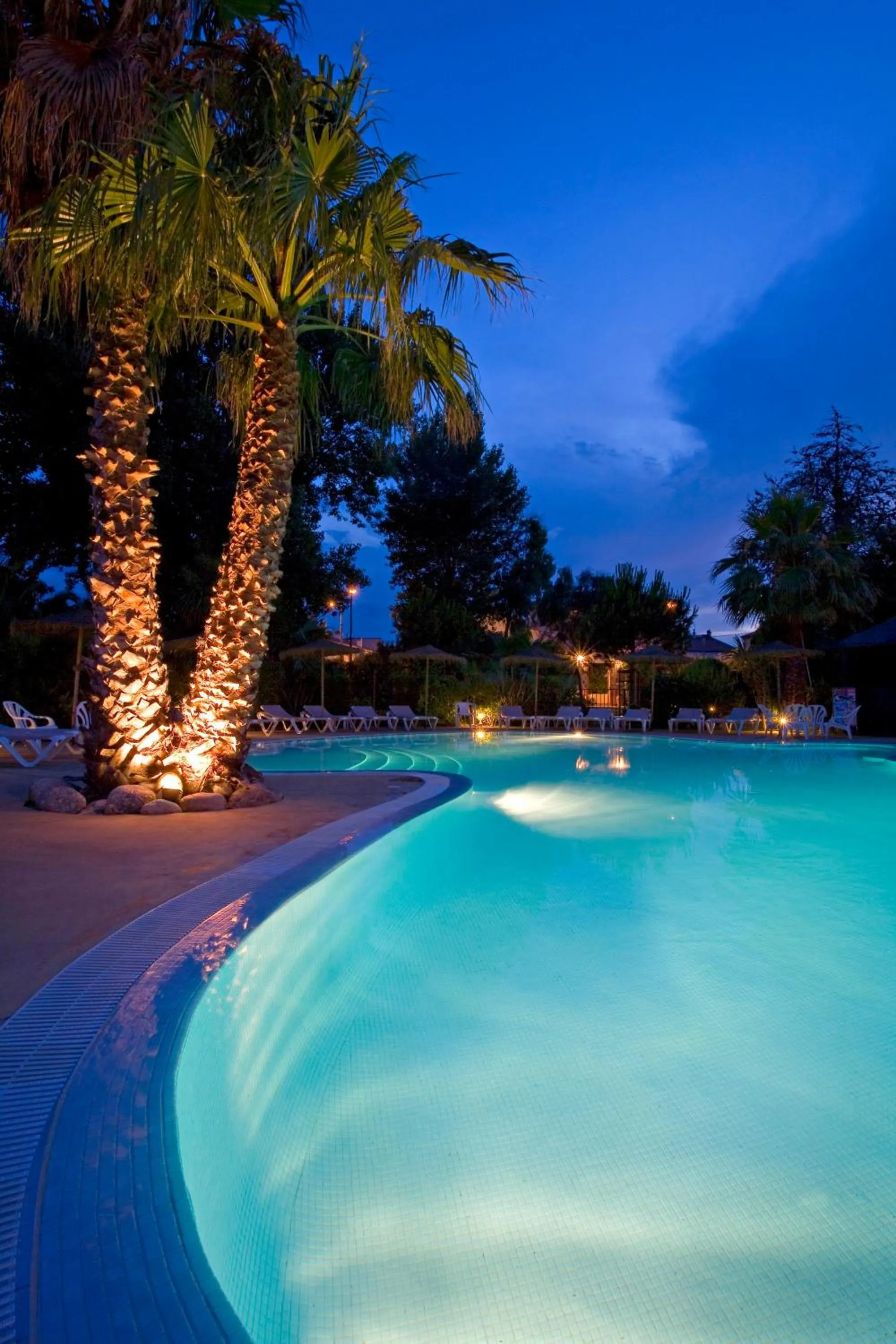 Swimming pool in Le Cottage - Hotel & Spa