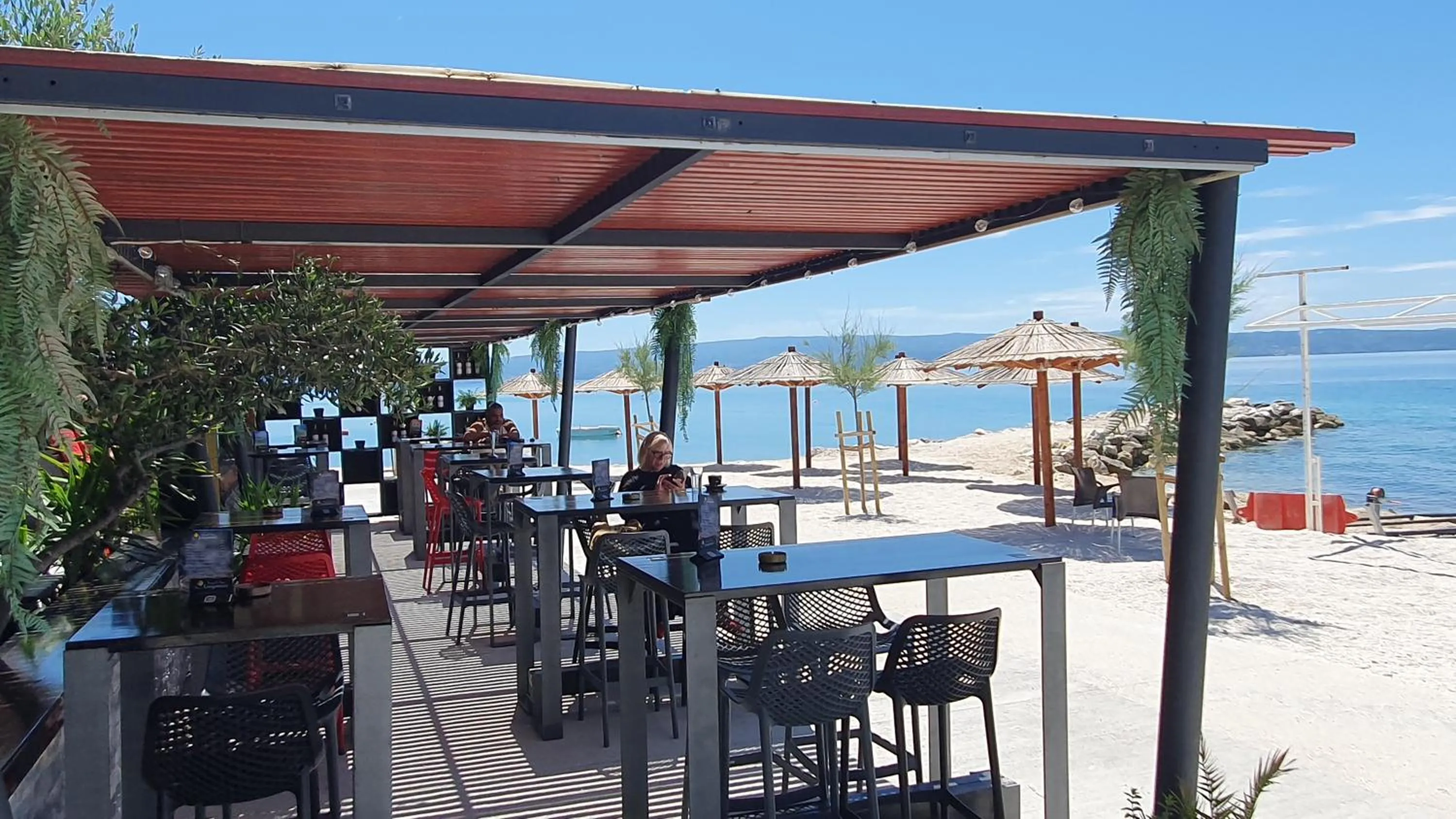 Beach in SmartStay Johnny