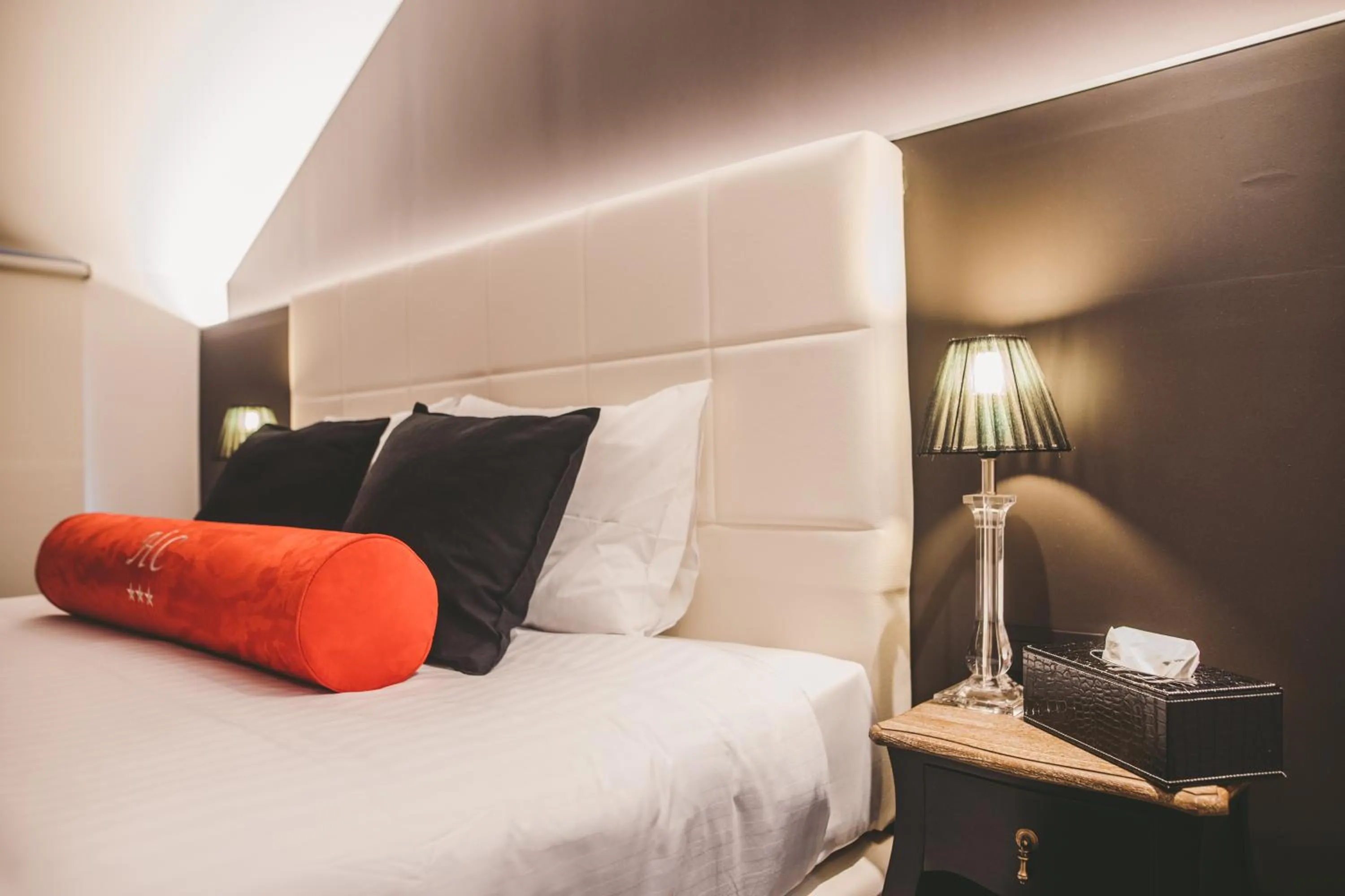 Bed in Hôtel Hors-Château - Liège Centre Historique