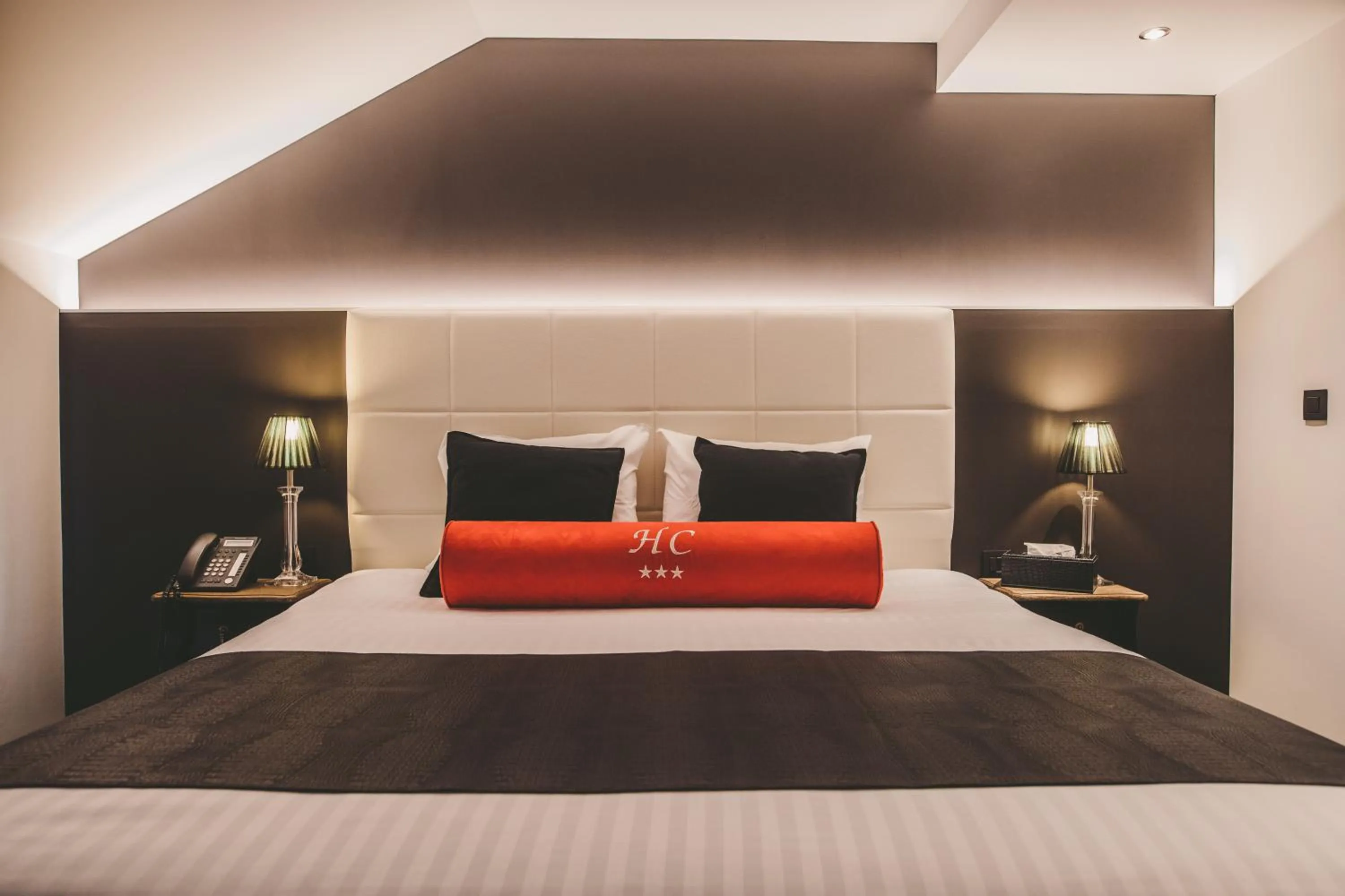 Bed in Hôtel Hors-Château - Liège Centre Historique