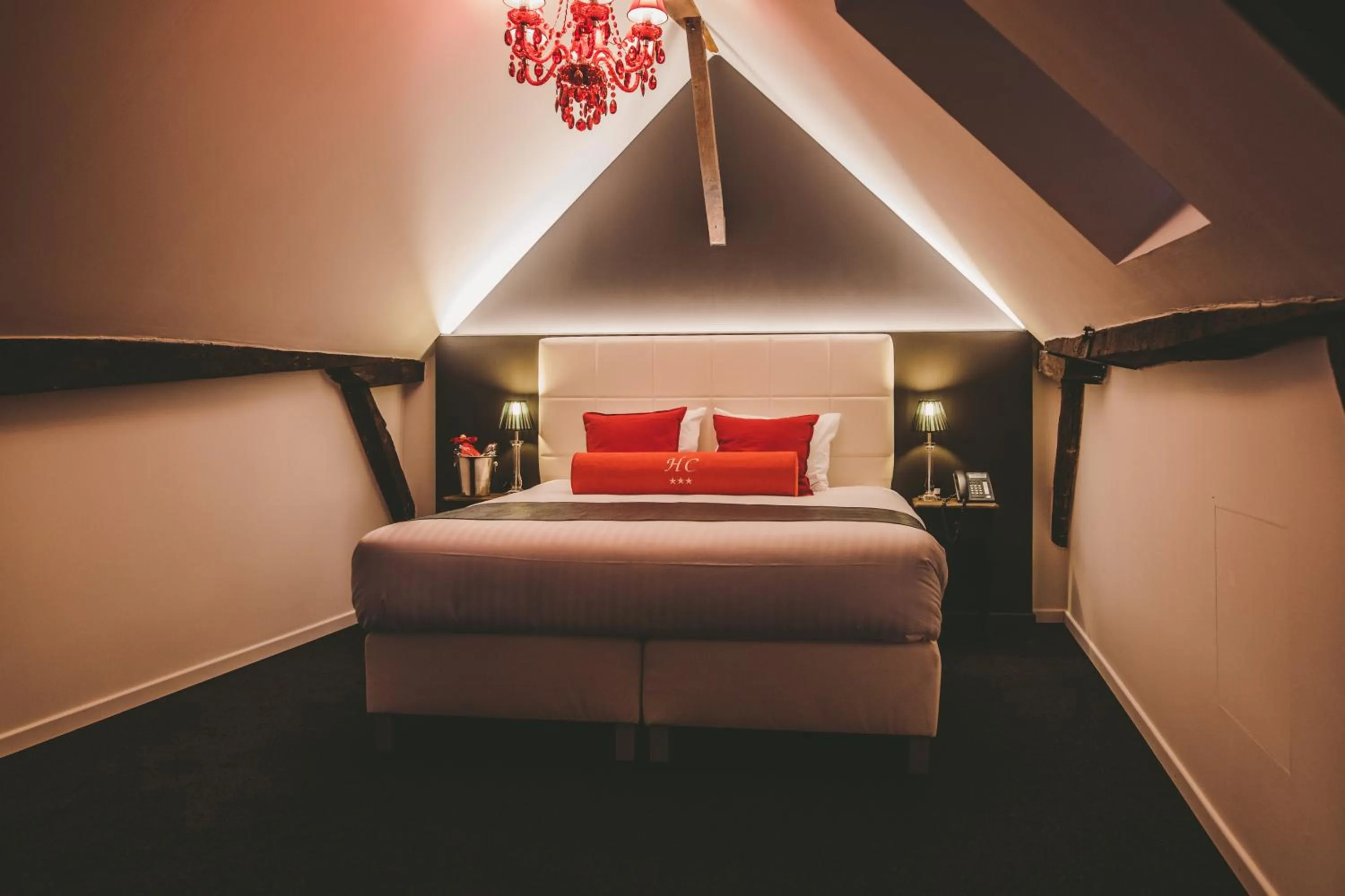 Bed in Hôtel Hors-Château - Liège Centre Historique