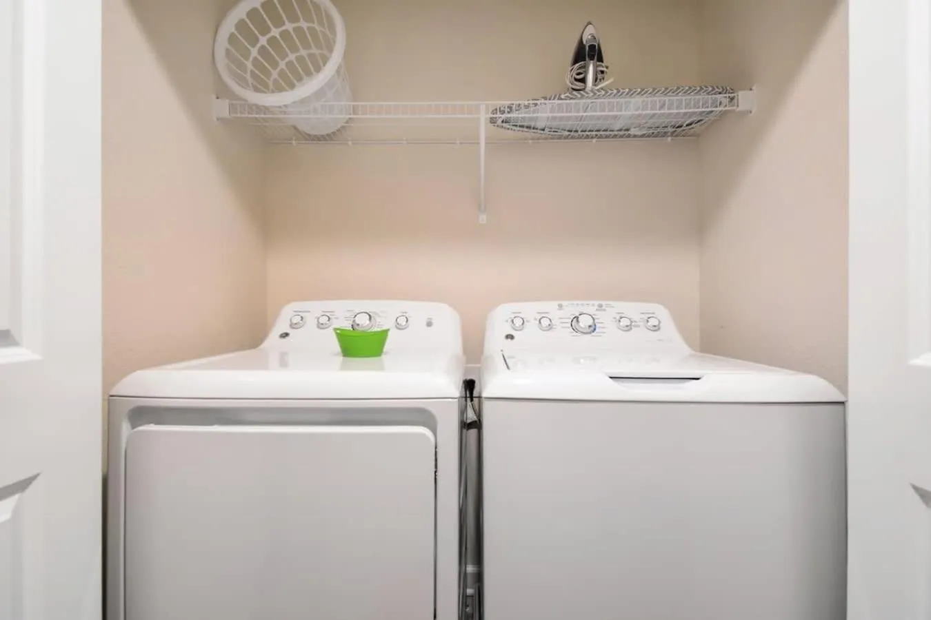 Four Bedrooms Home with Pool 3079