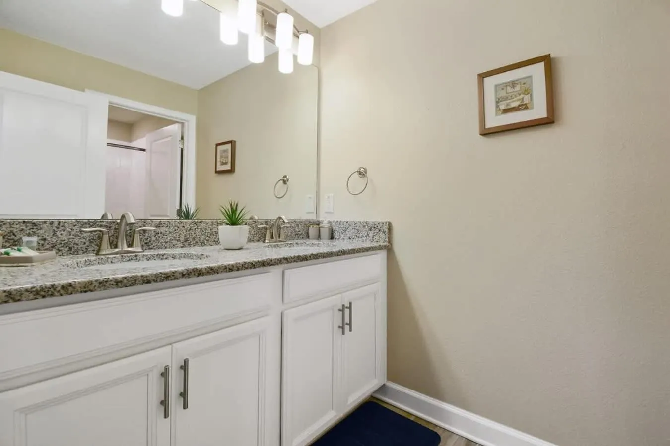 Four Bedrooms Home with Pool 3079