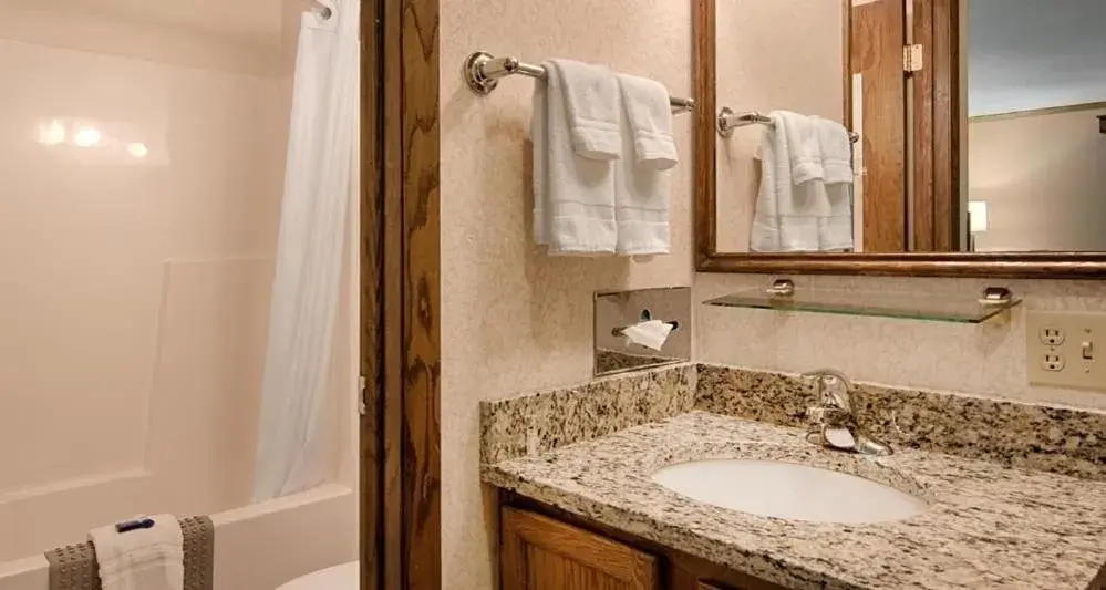 King Room in Centerstone Resort Lake-Aire King Room in Centerstone Resort Lake-Aire