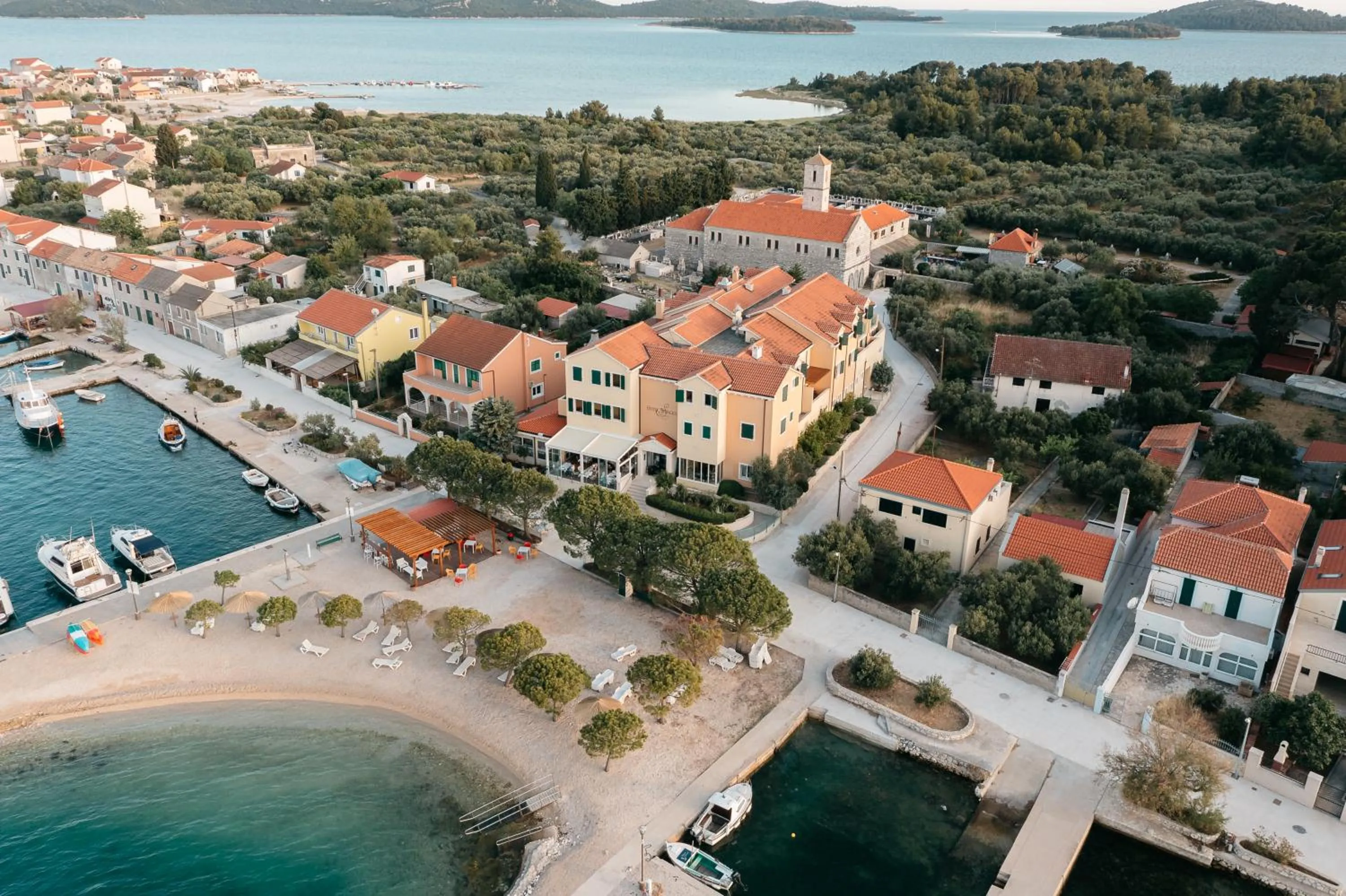 Property building in Hotel Spongiola