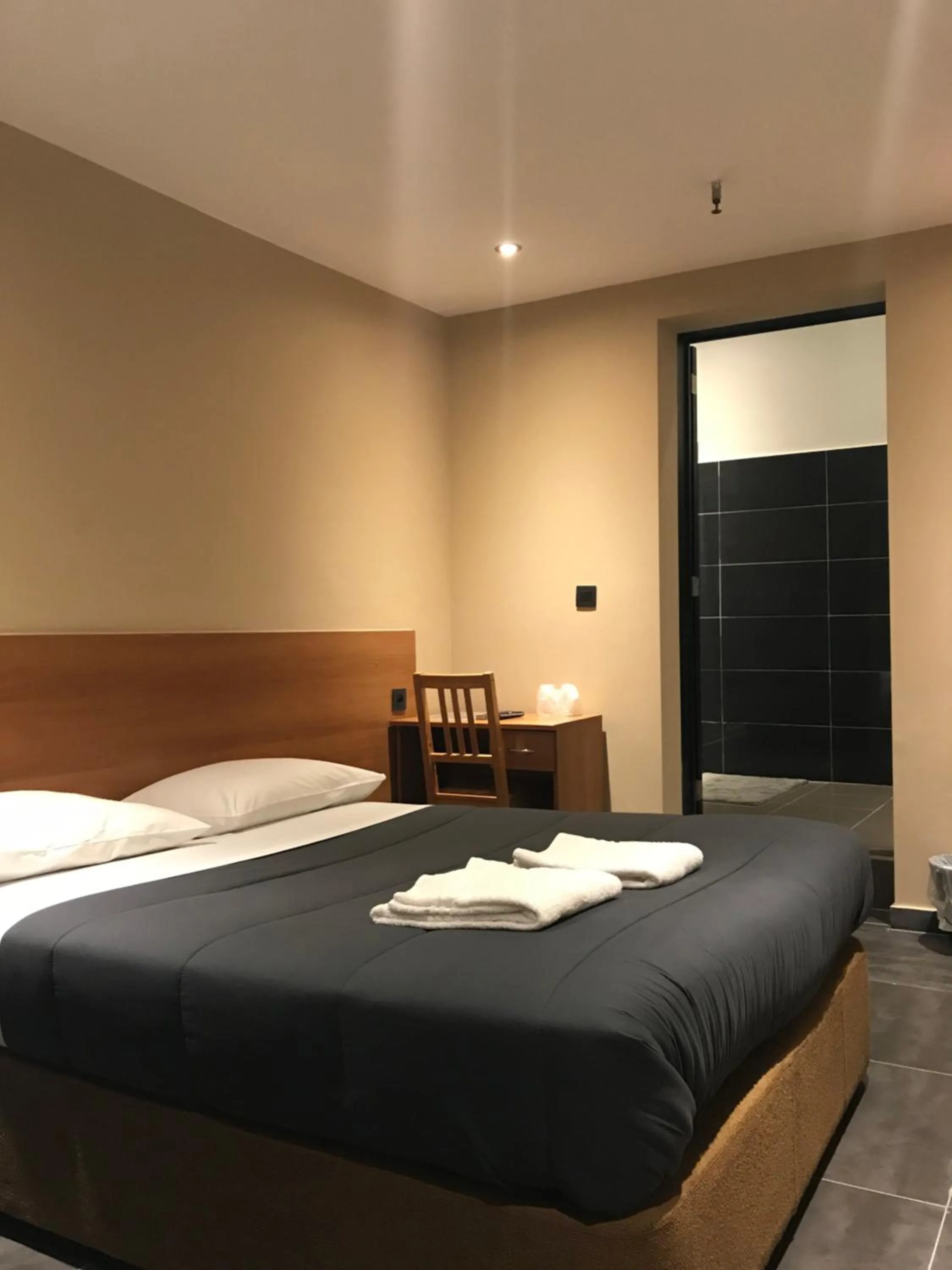 Photo of the whole room, Bed in Royal Hotel