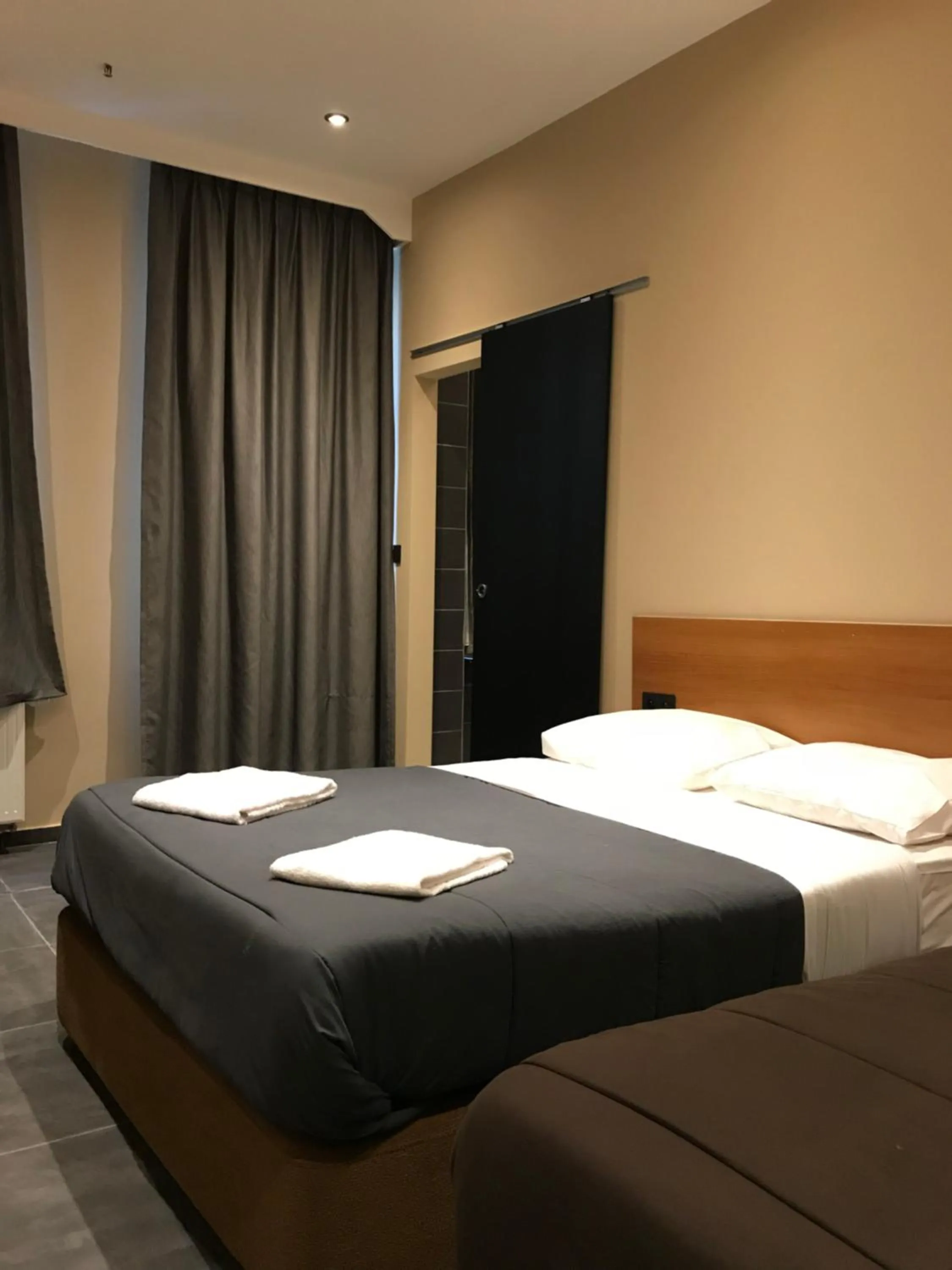 Family, Bed in Royal Hotel