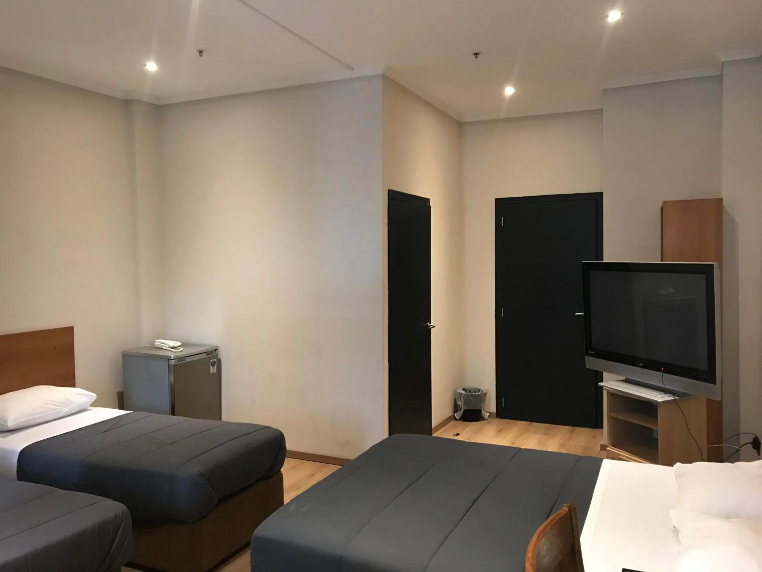 Photo of the whole room, Bed in Royal Hotel