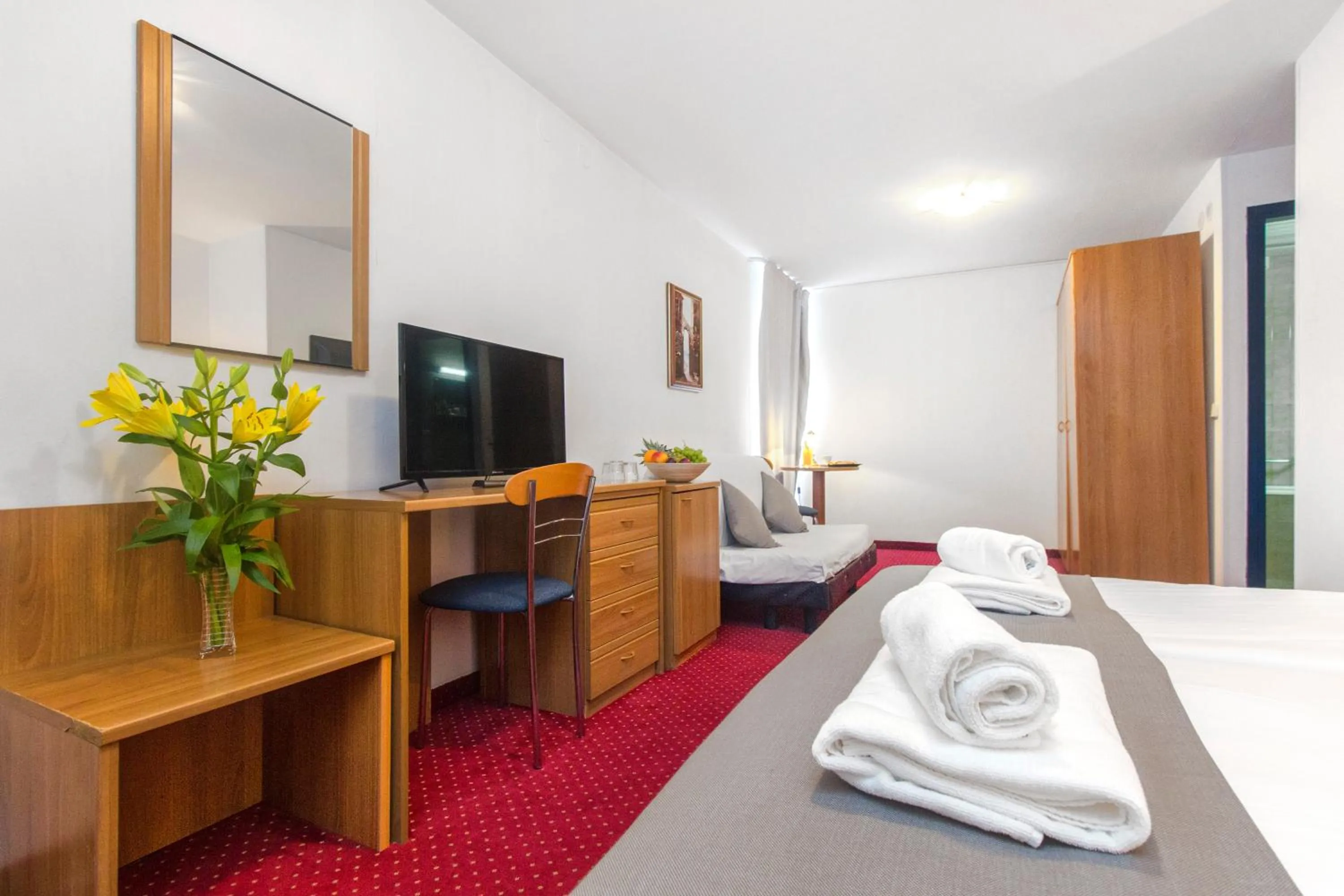 TV and multimedia, Bed in Hotel Jadran Šibenik