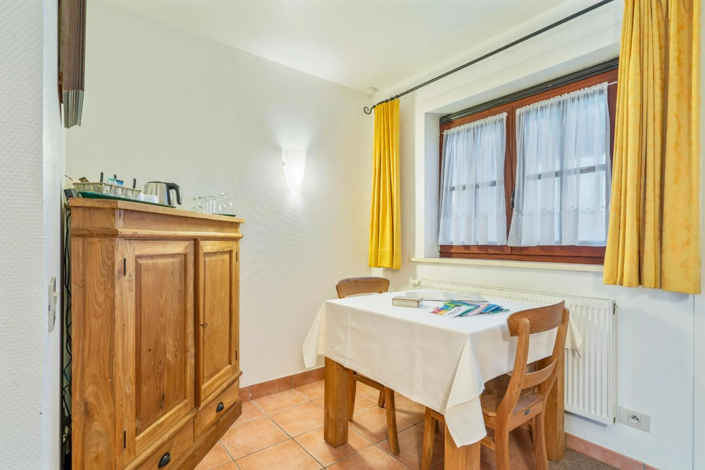 Dining area in Elckerlyck Inn Hotel