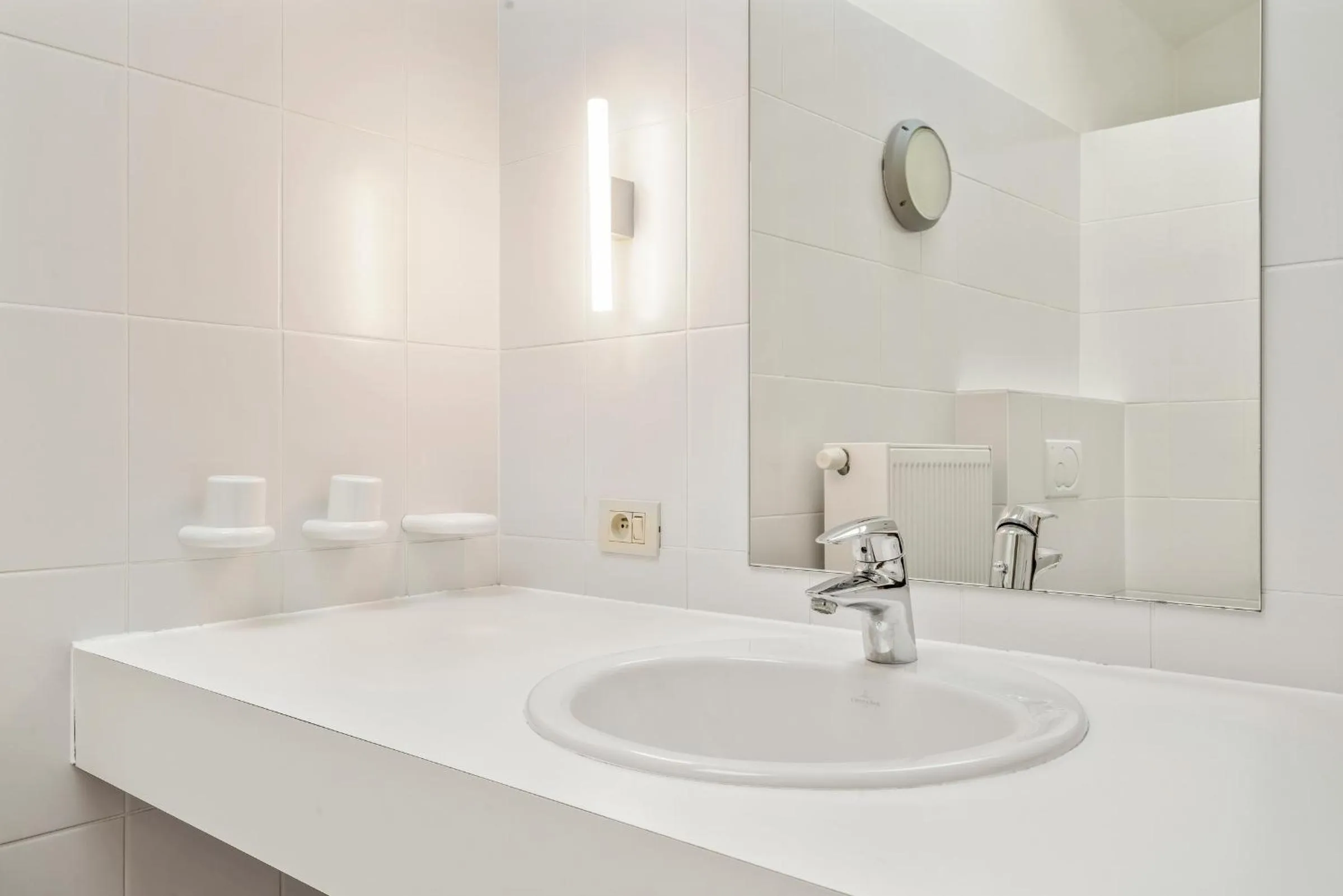 Bathroom in Elckerlyck Inn Hotel