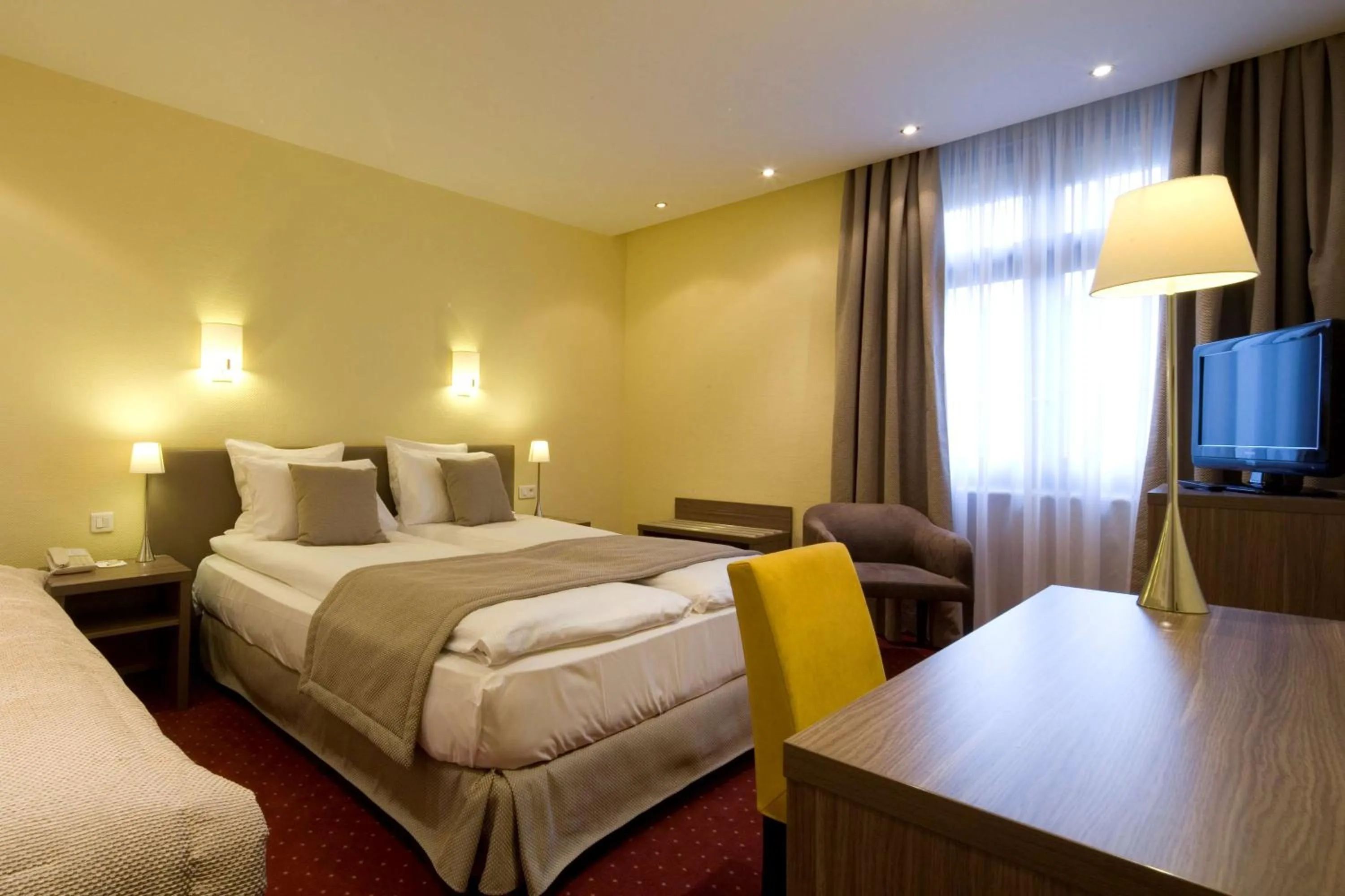 Photo of the whole room, Bed in Grand Hôtel Bristol