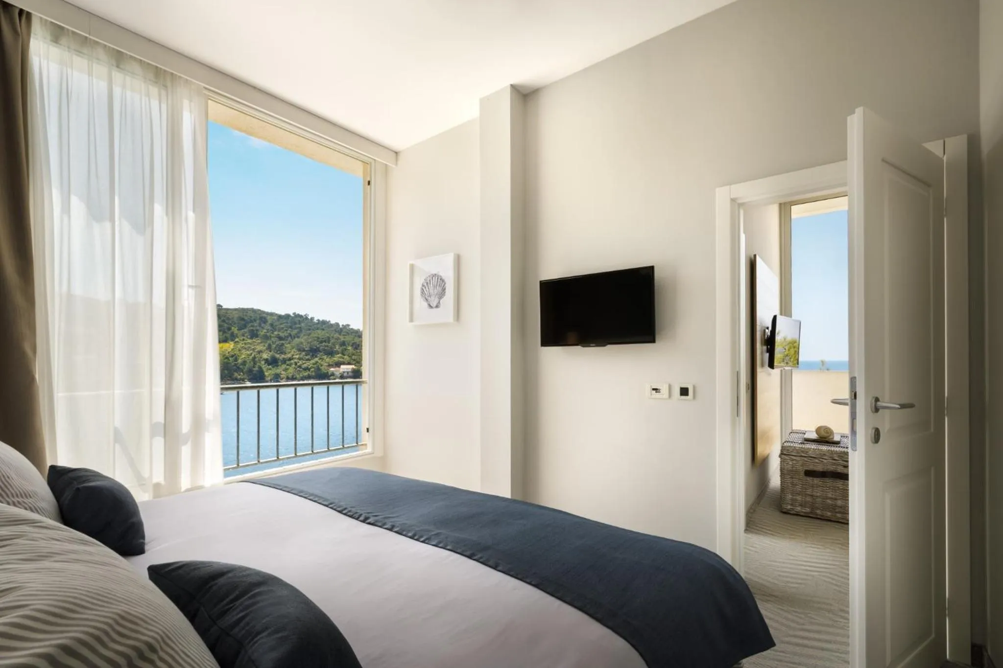 Bed in Aminess Younique Lume Hotel