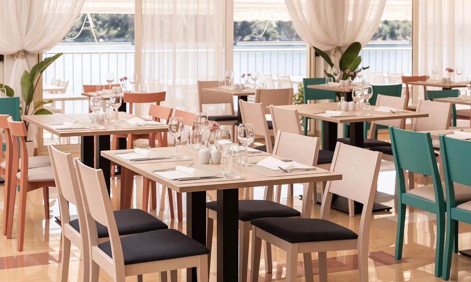 Restaurant/places to eat in Aminess Younique Lume Hotel