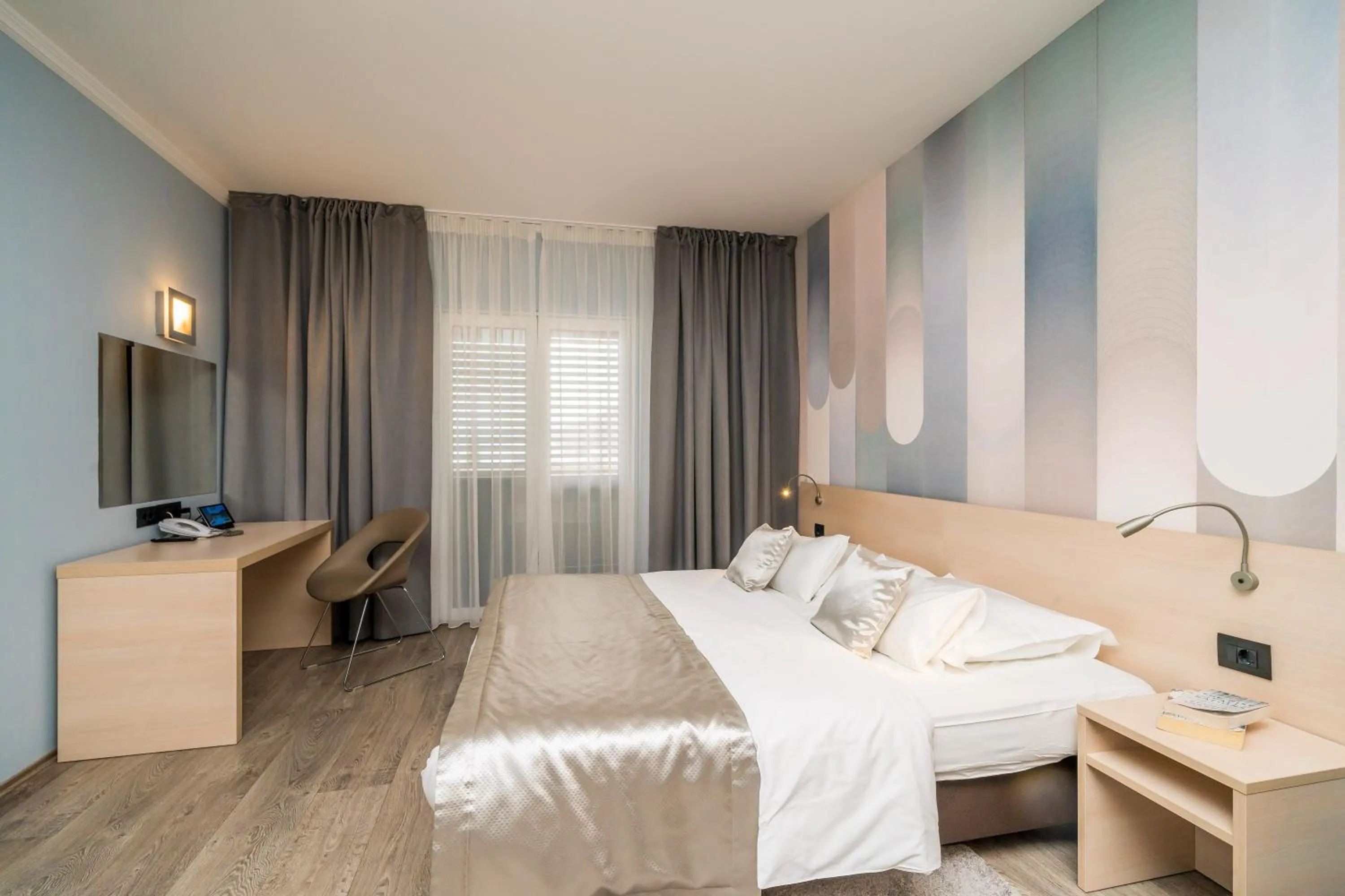 Bedroom in Berkeley Hotel