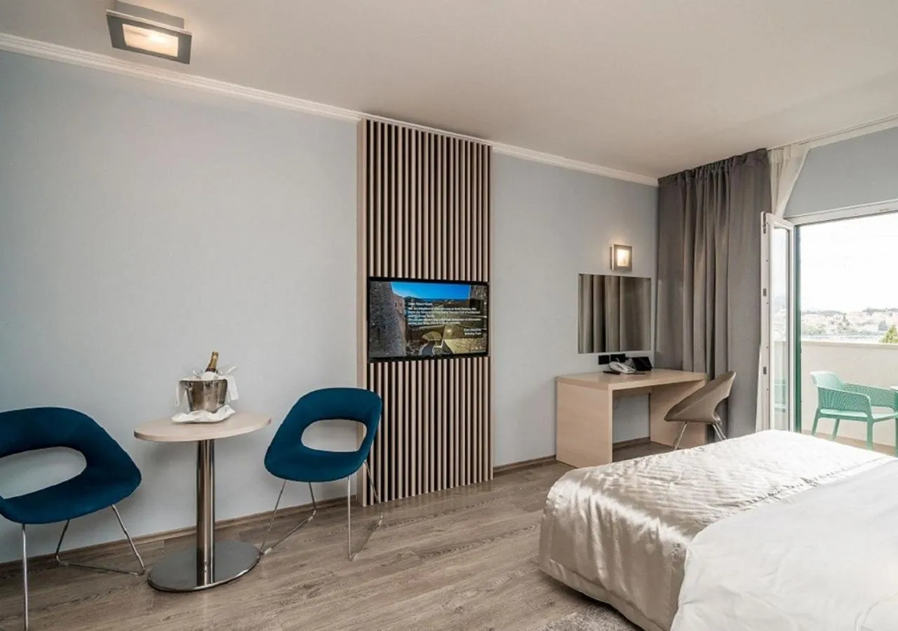 Seating area in Berkeley Hotel