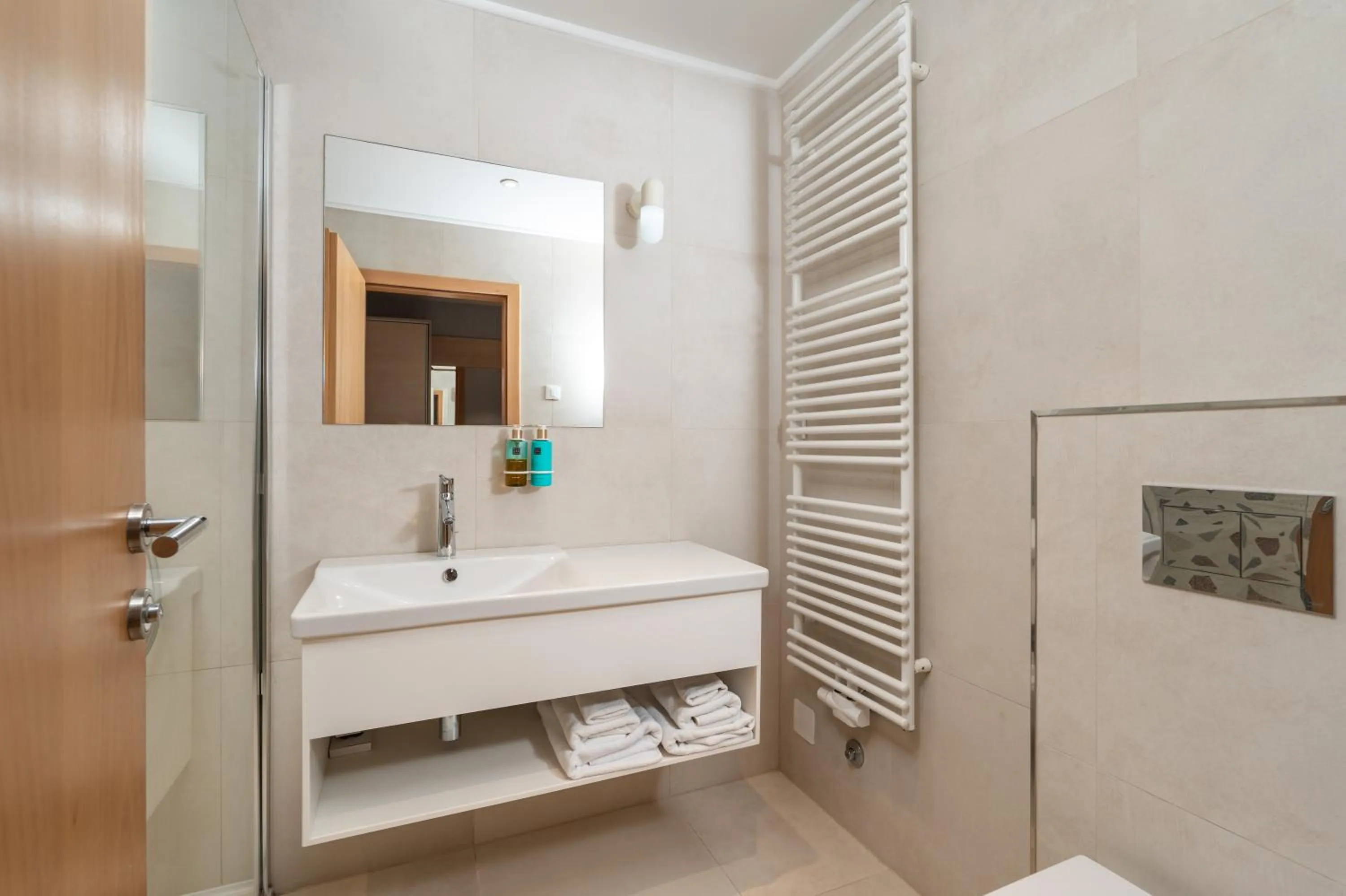 Bathroom in Berkeley Hotel