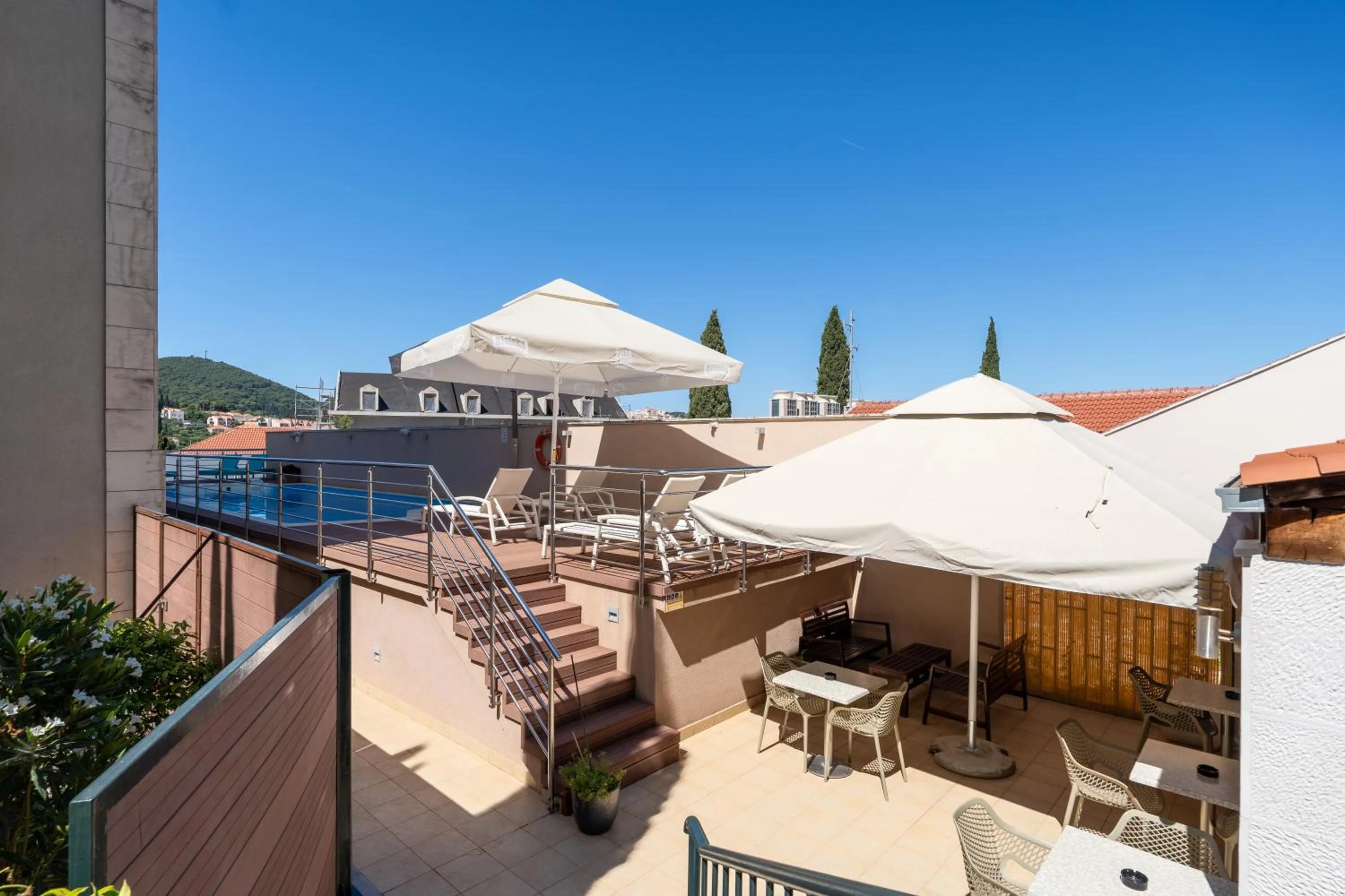 Patio in Berkeley Hotel