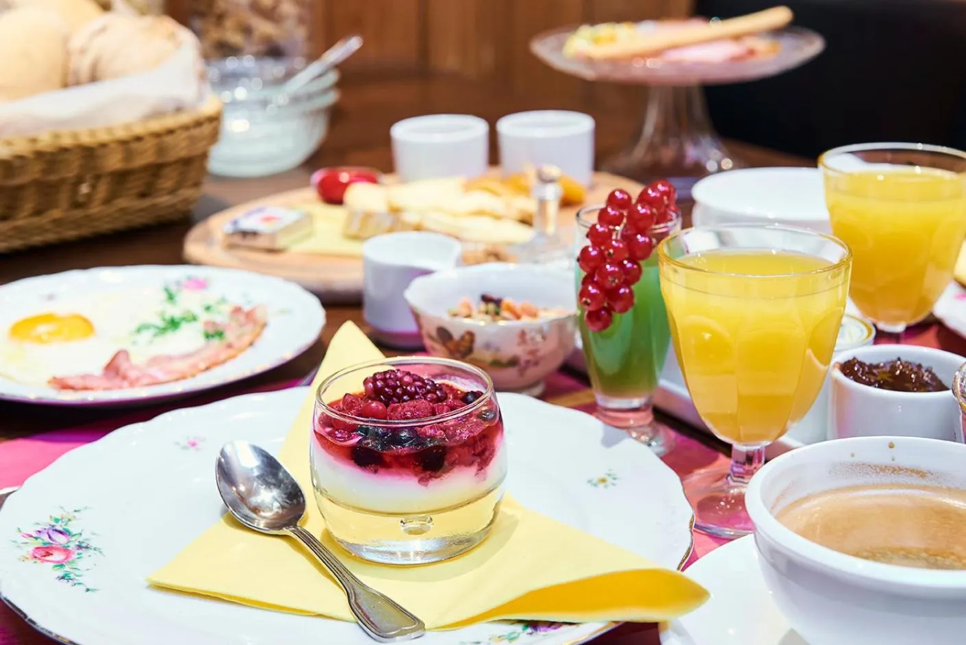 Continental breakfast in Full House Hotel