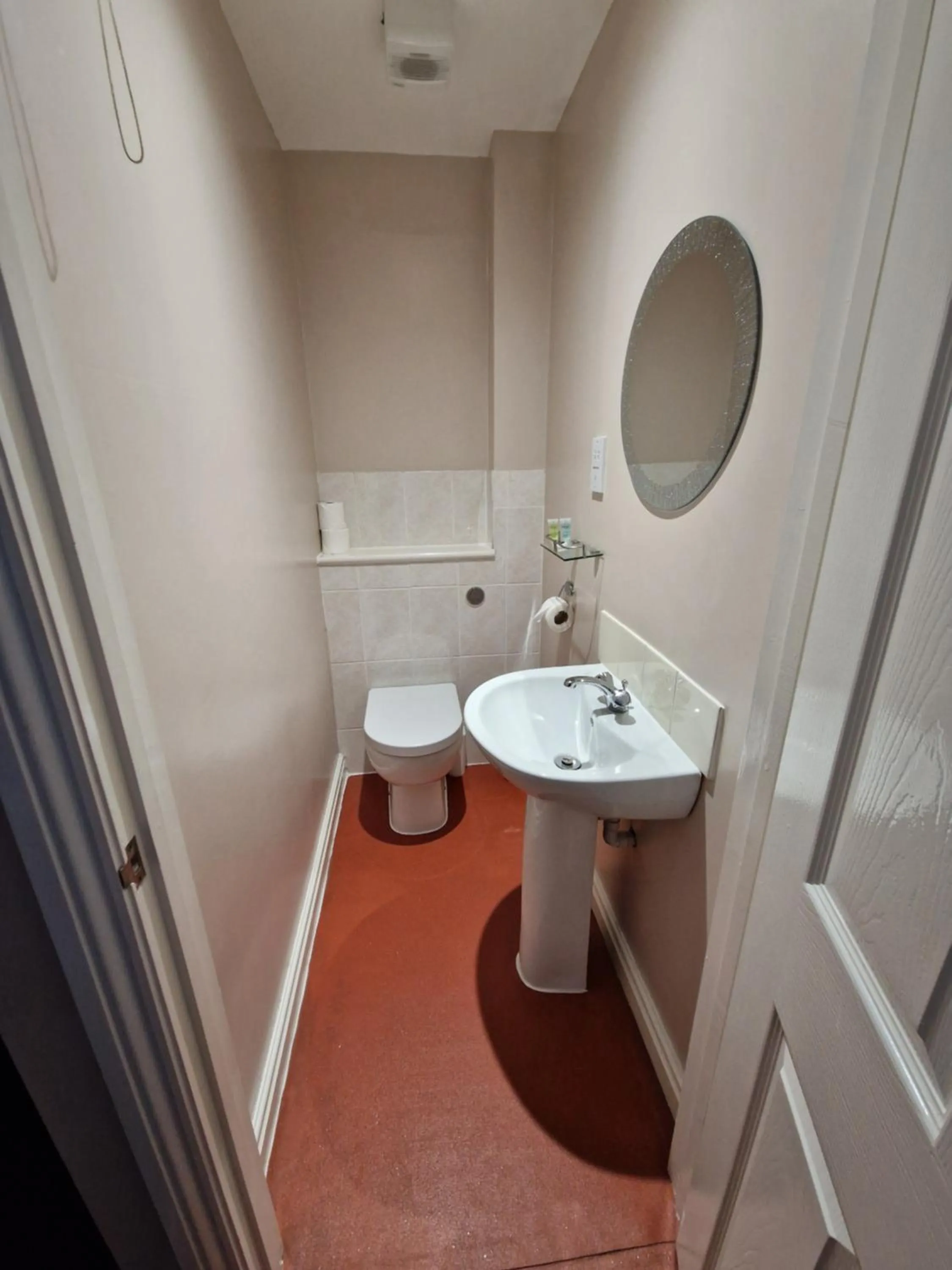 Toilet in The Swan Hotel