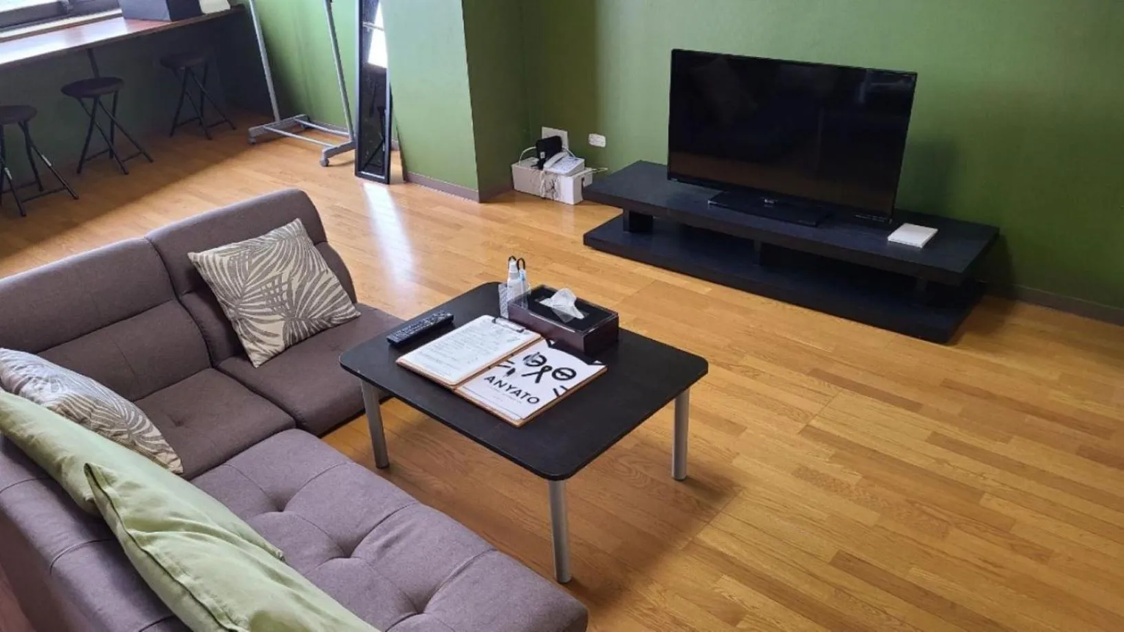 Living room in Riverside 旅音