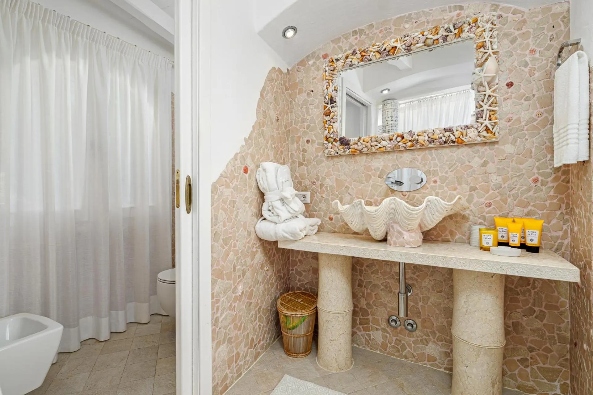 Toilet in Villa Anna