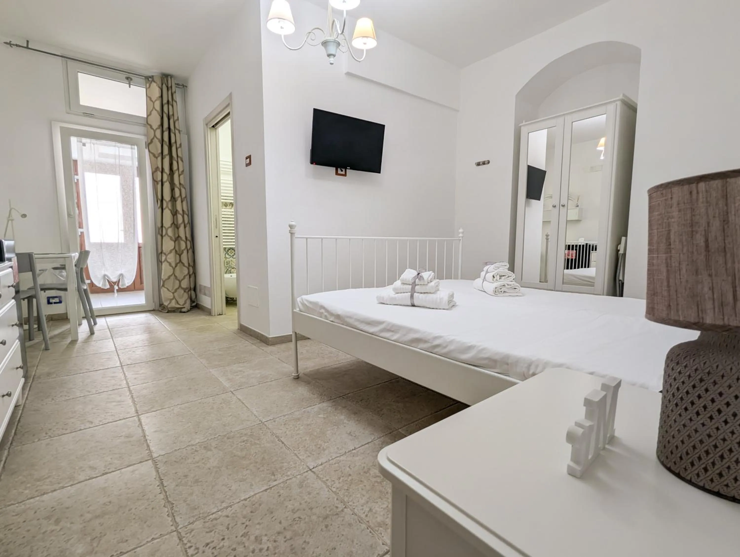 Bed in Il Peccato Originale