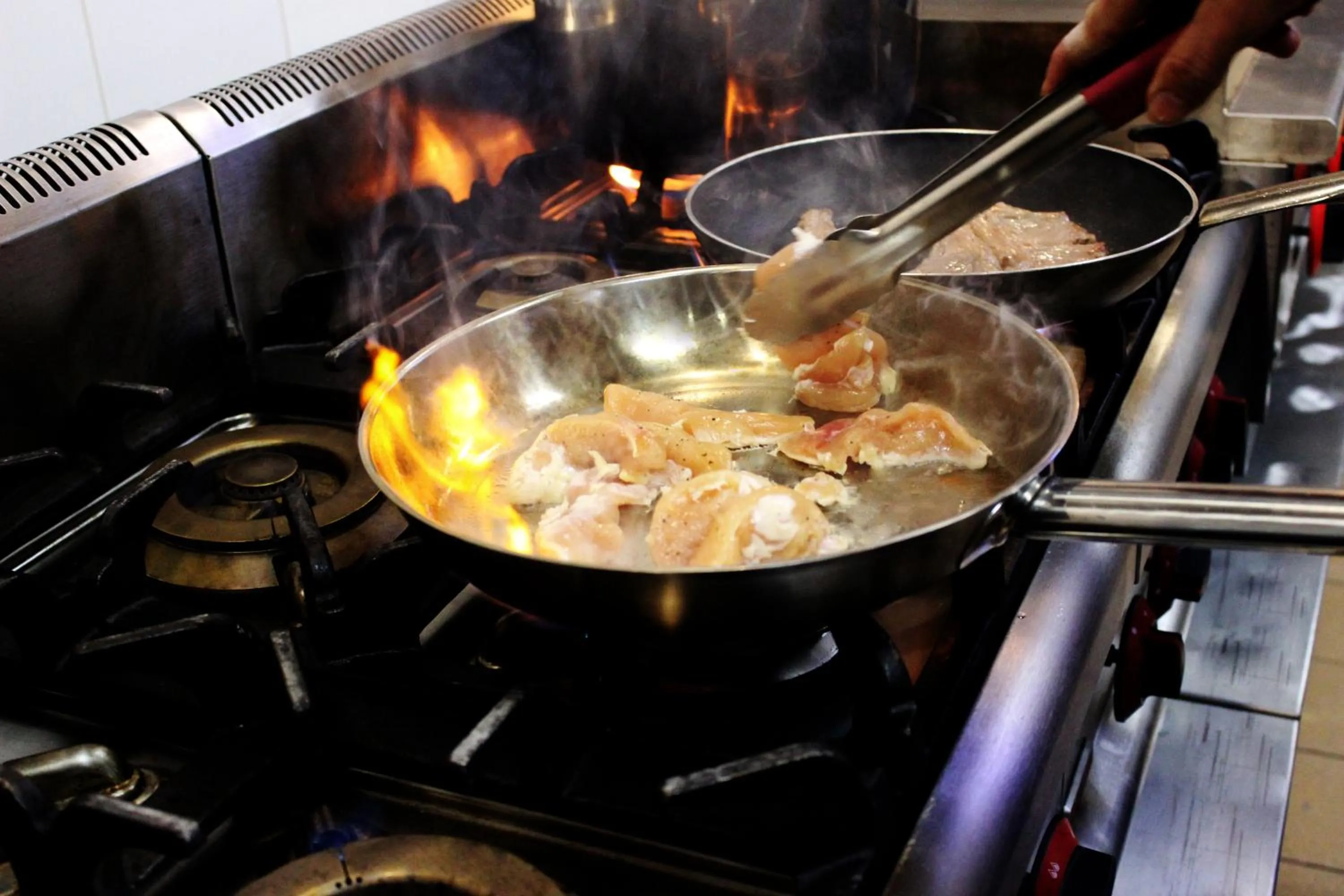 Kitchen or kitchenette in Al Ahsa Grand Serviced Apartment