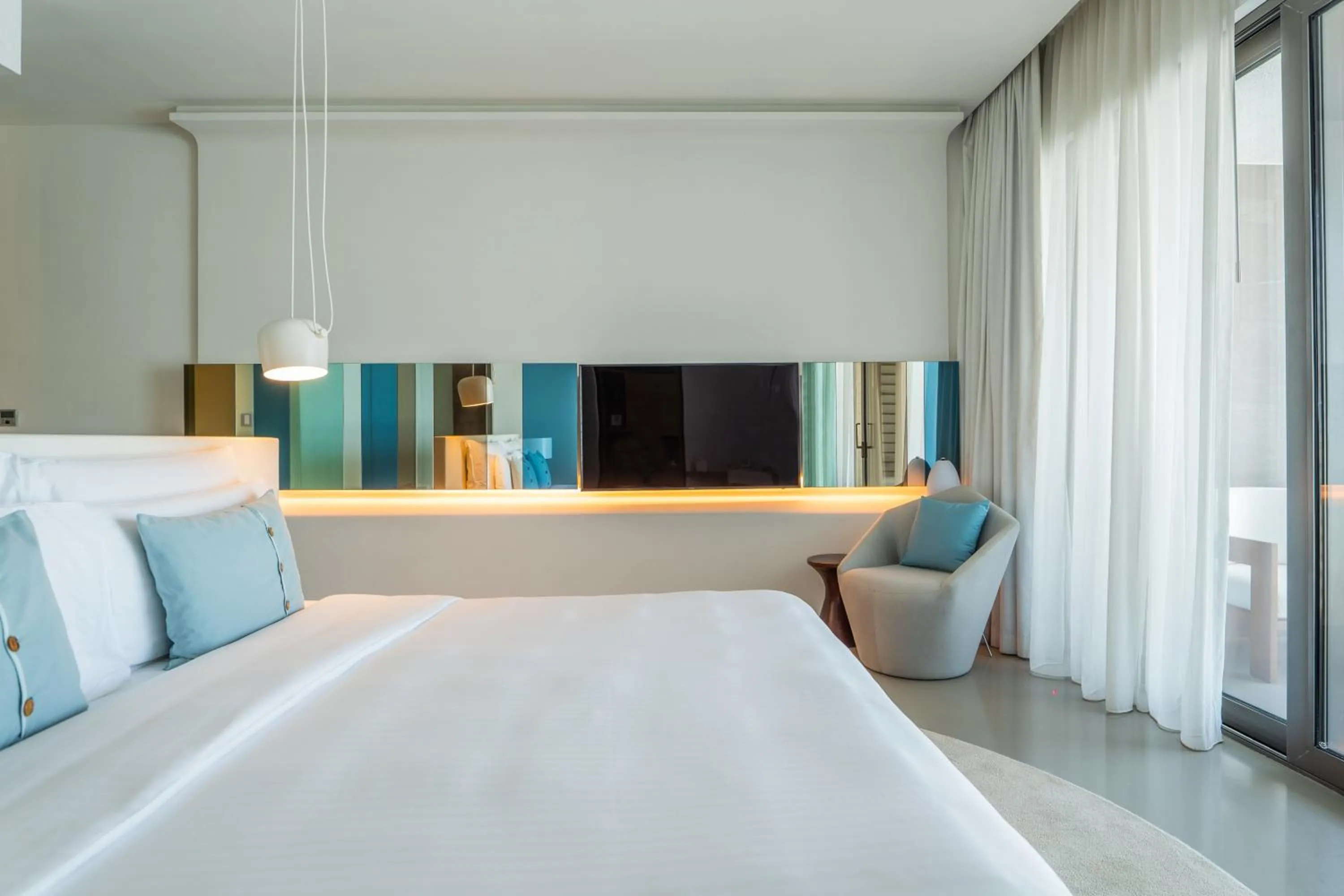 Bed in Nikki Beach Resort & Spa Dubai