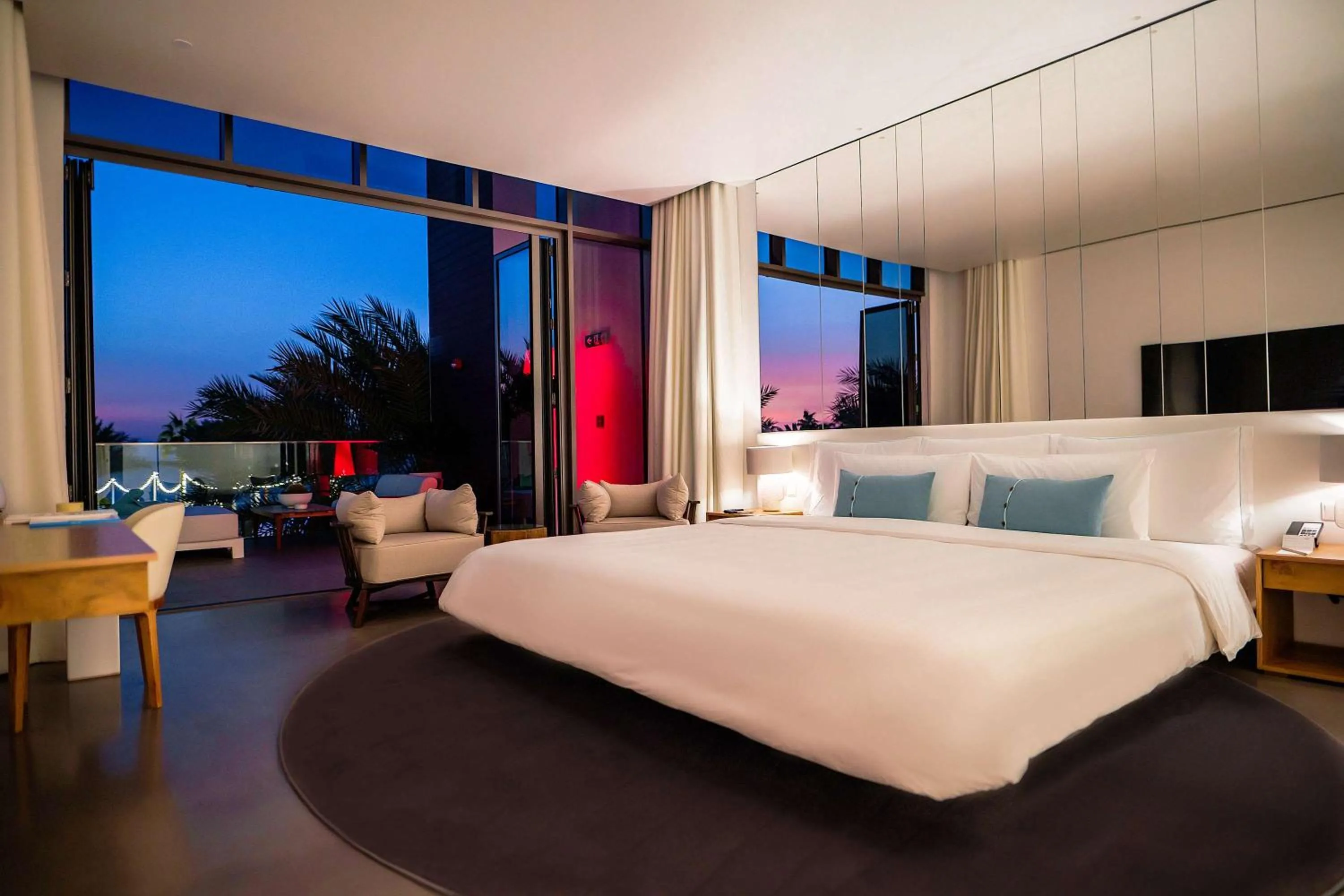 Bedroom, Bed in Nikki Beach Resort & Spa Dubai