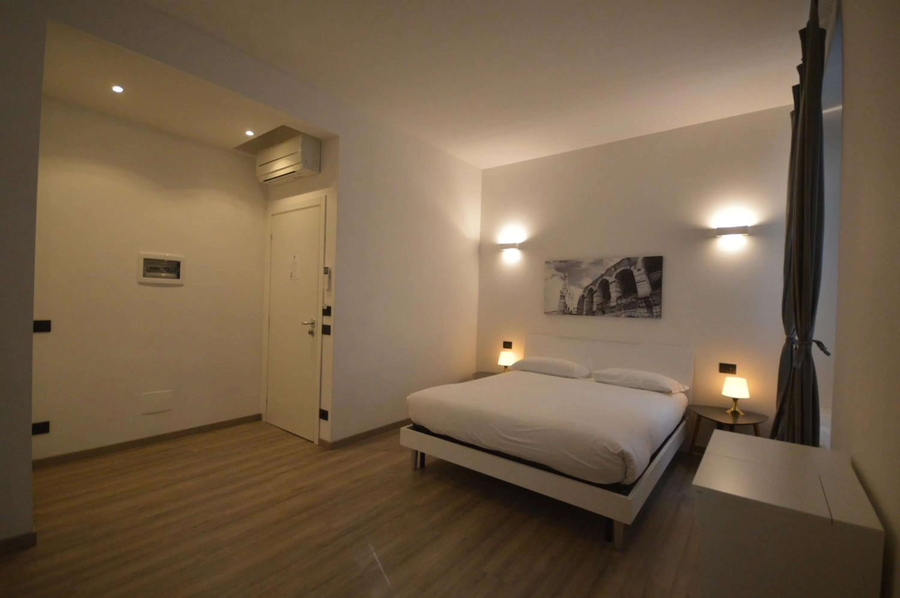 Bedroom, Bed in Room Verona Ai Conti