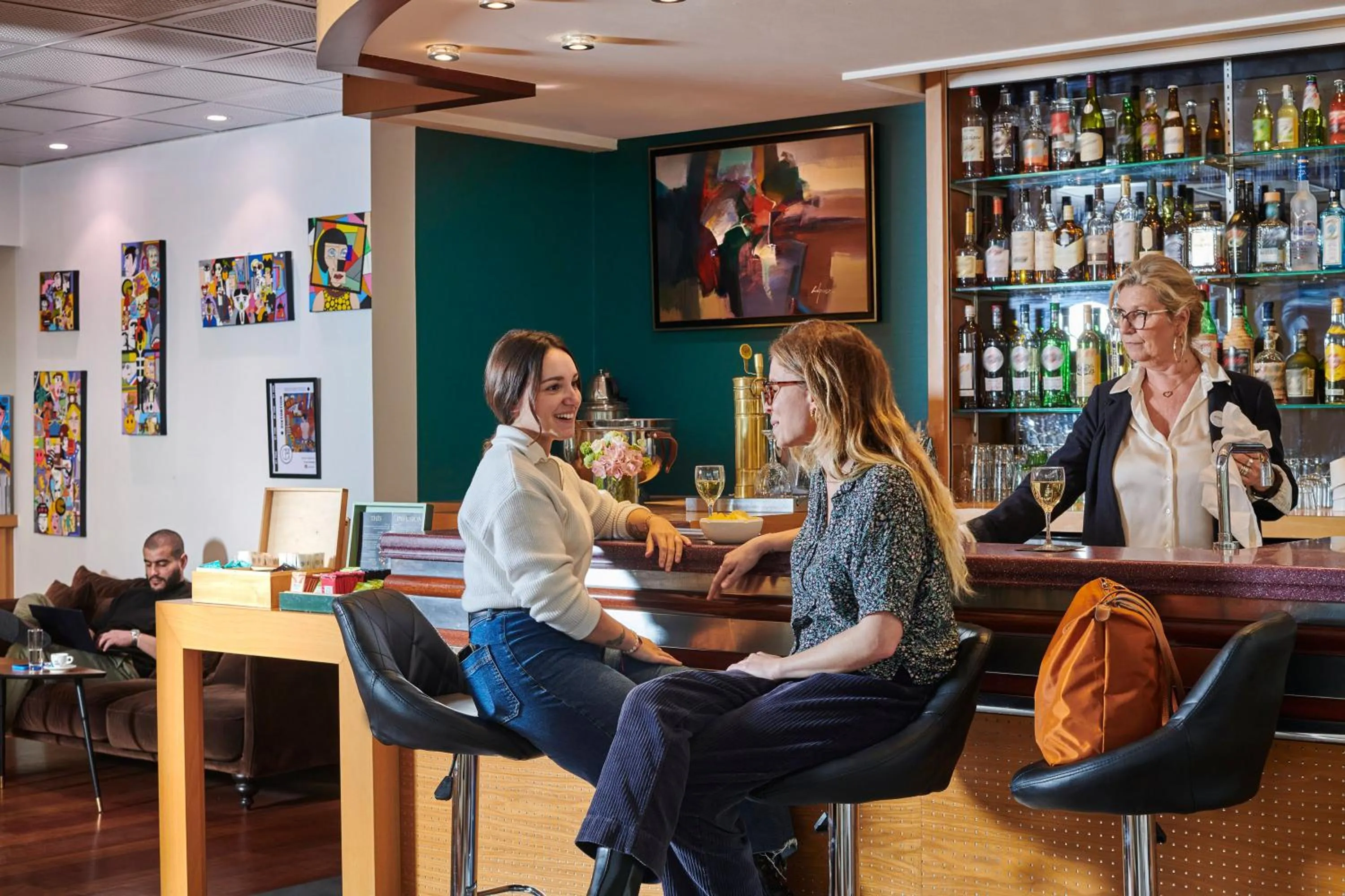 Lounge or bar in Hôtel Charlemagne by Happyculture