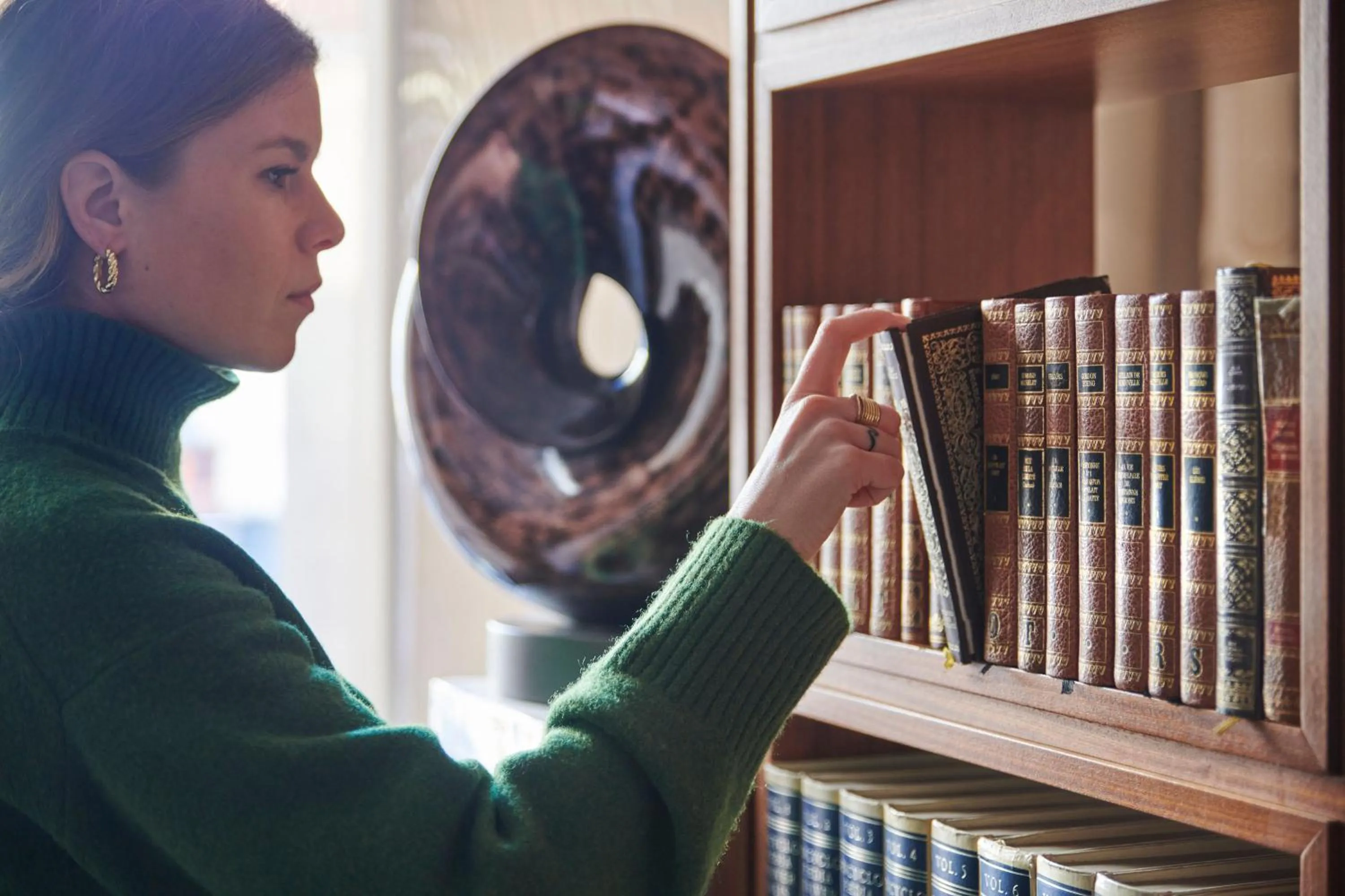 Library in Hôtel Charlemagne by Happyculture
