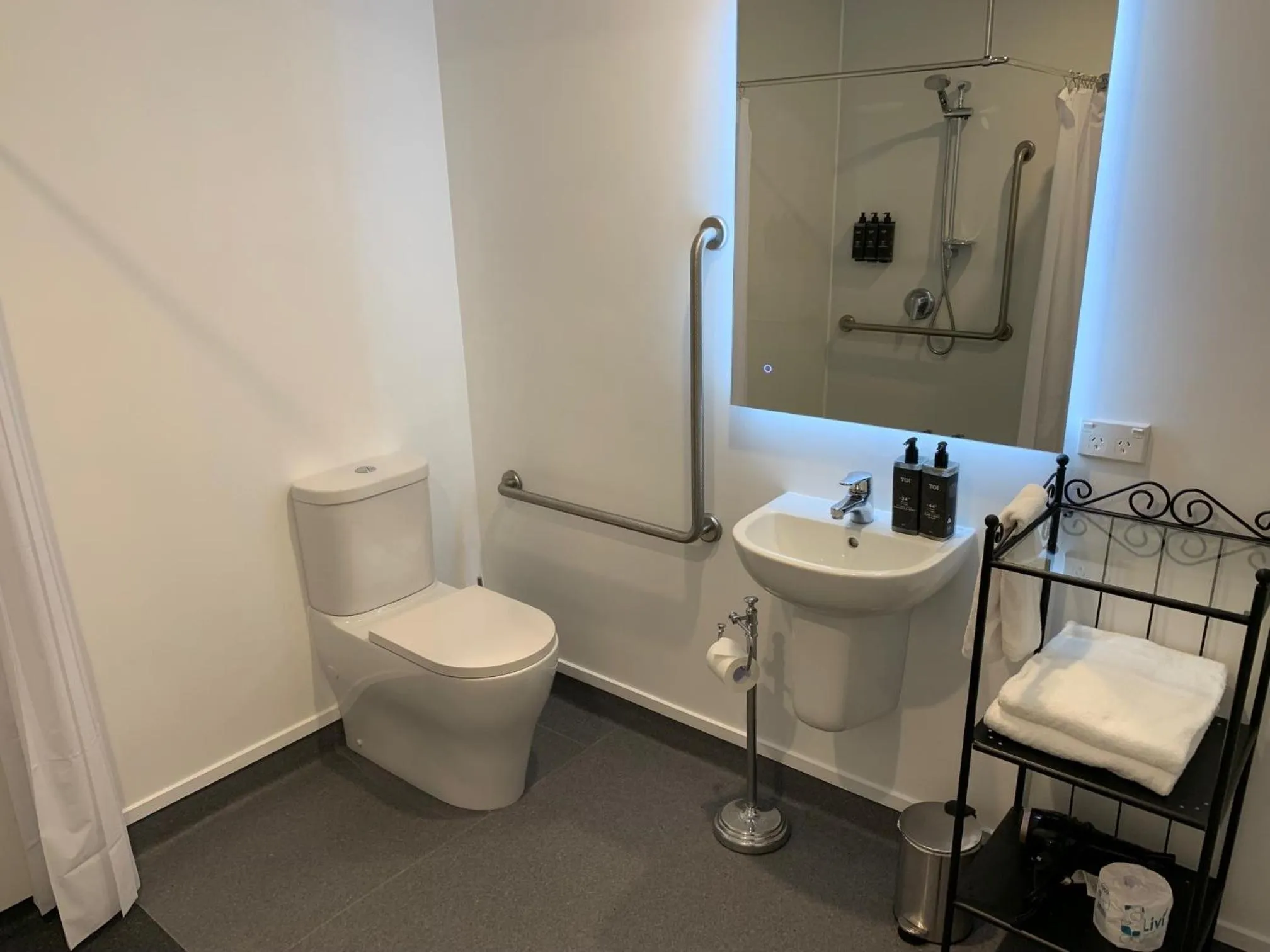 Bathroom in Tongariro Crossing Lodge