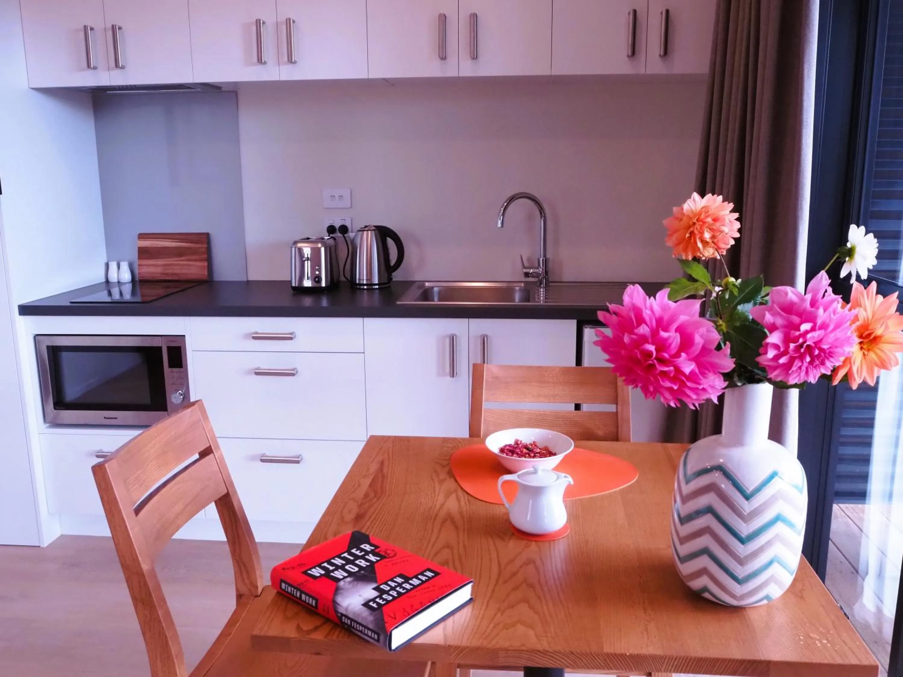 Coffee/tea facilities in Tongariro Crossing Lodge