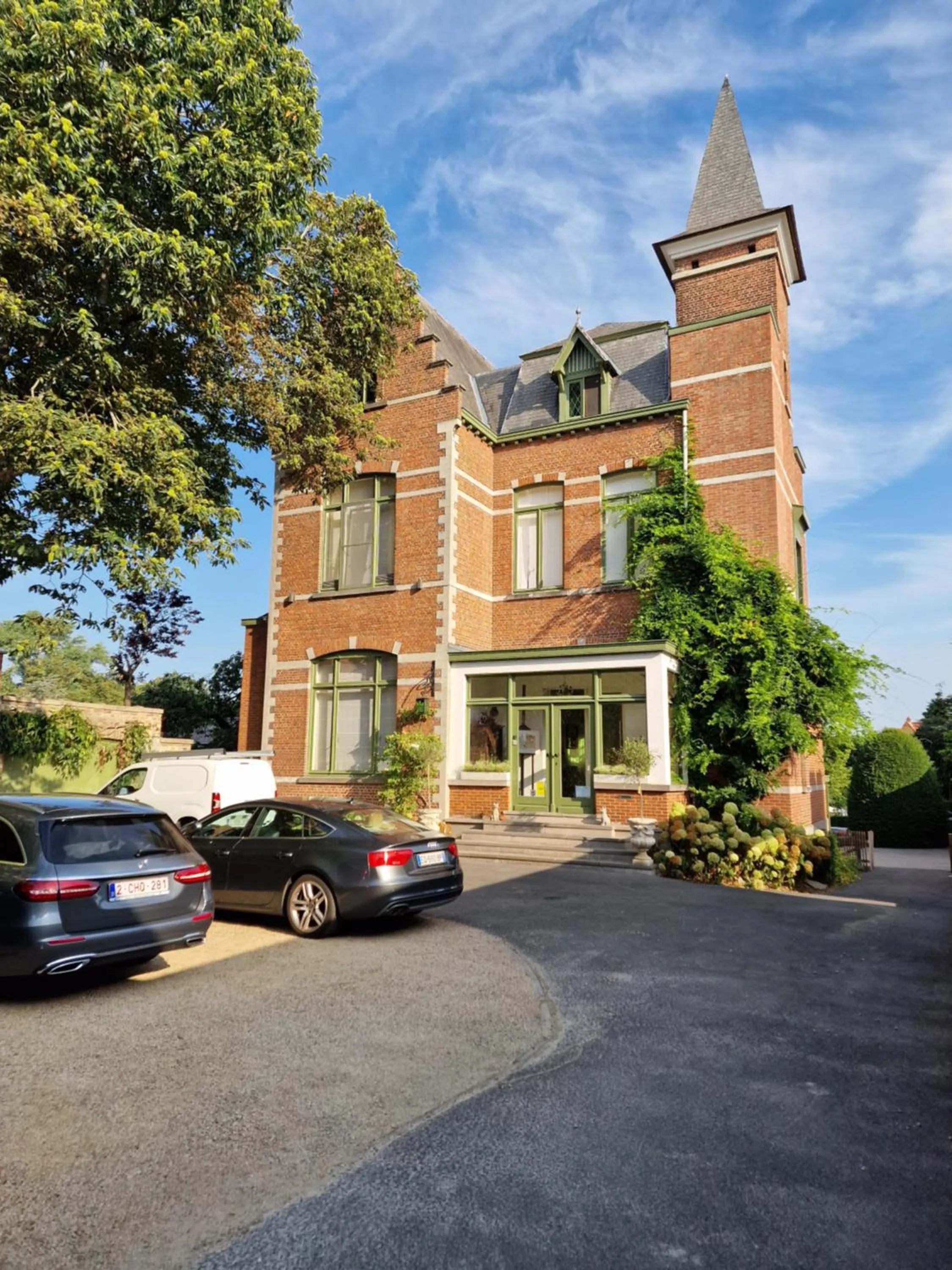 Property building in B&B Fine Fleur