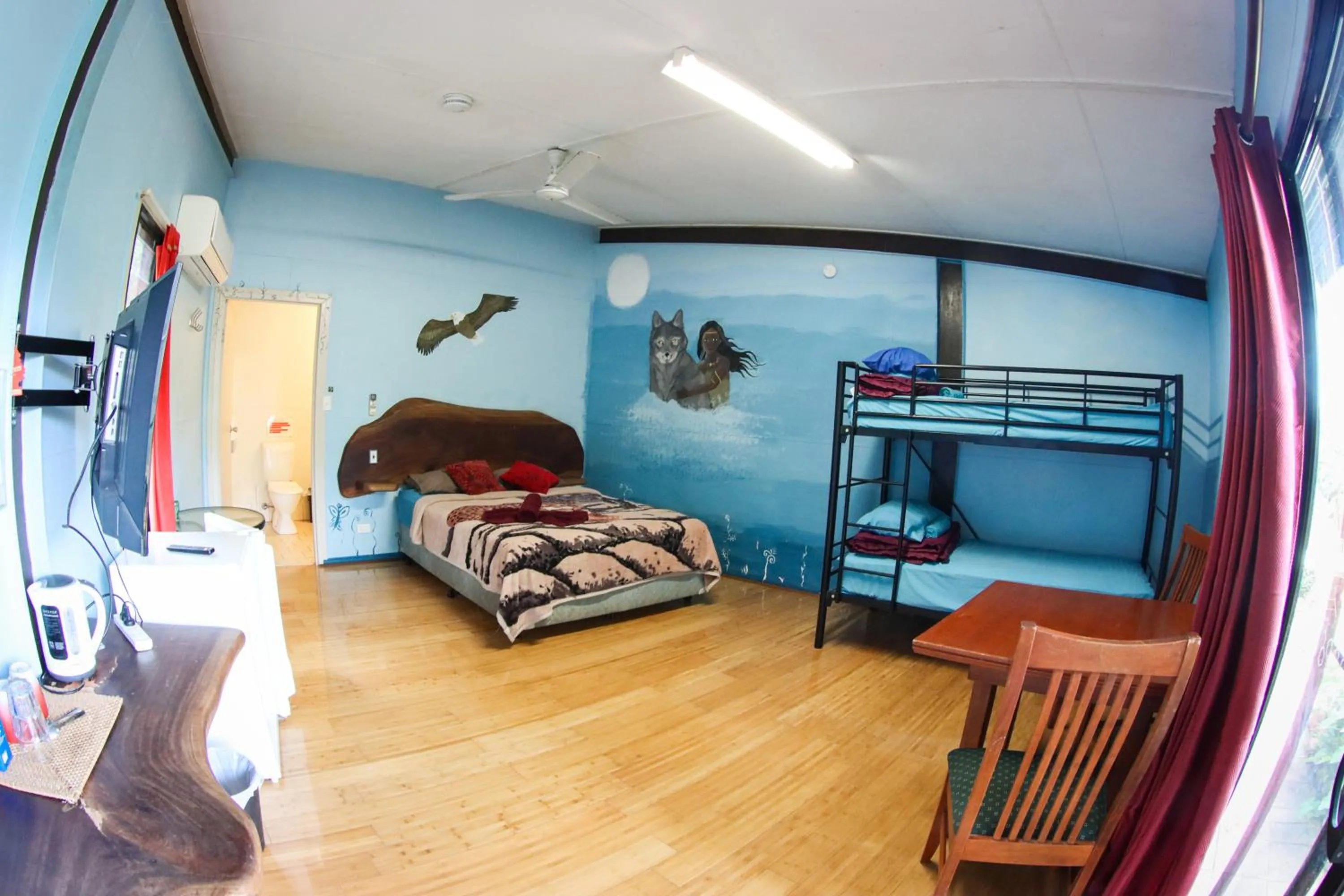 Living room, Bed in Batchelor Butterfly Farm