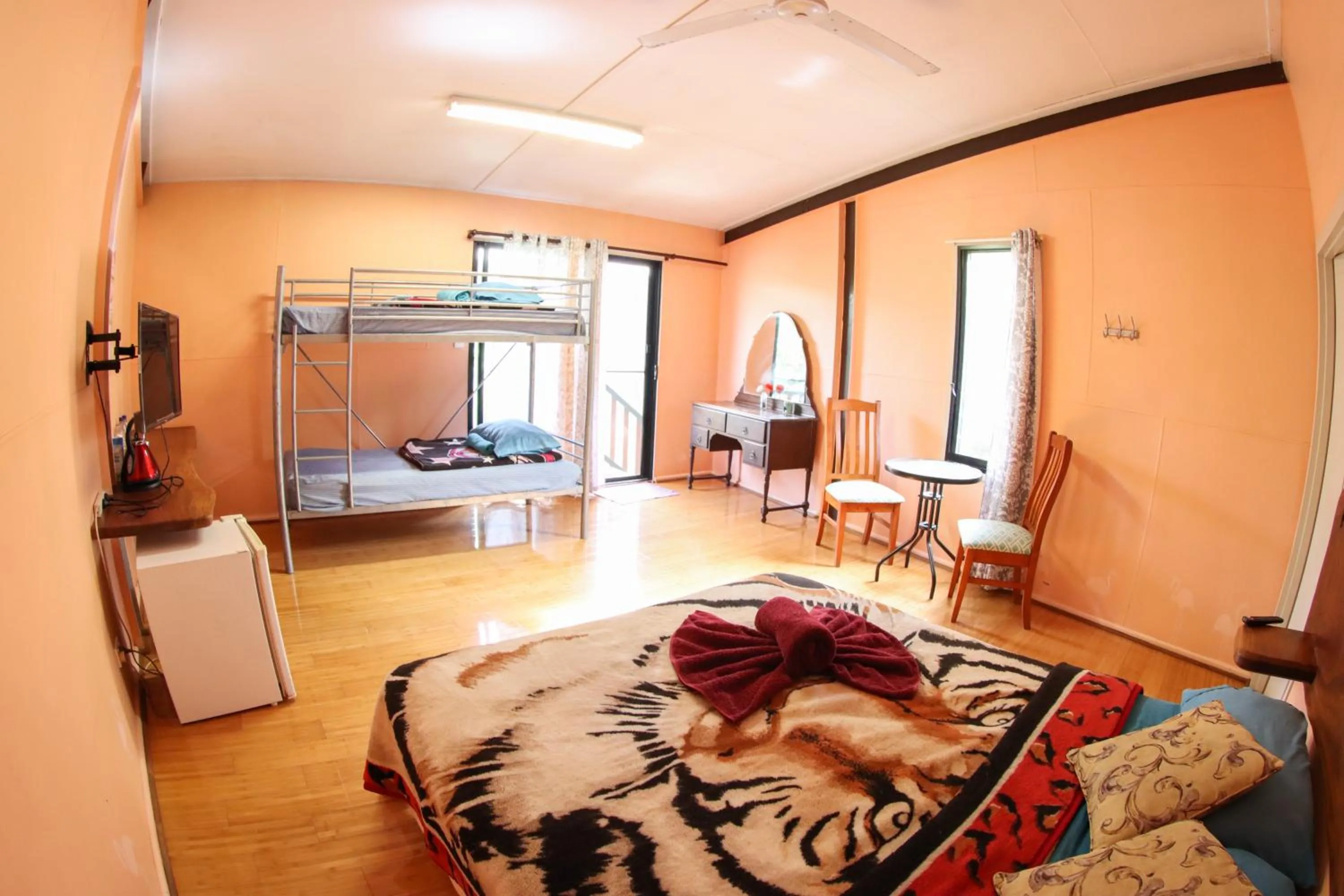 Living room, Bed in Batchelor Butterfly Farm