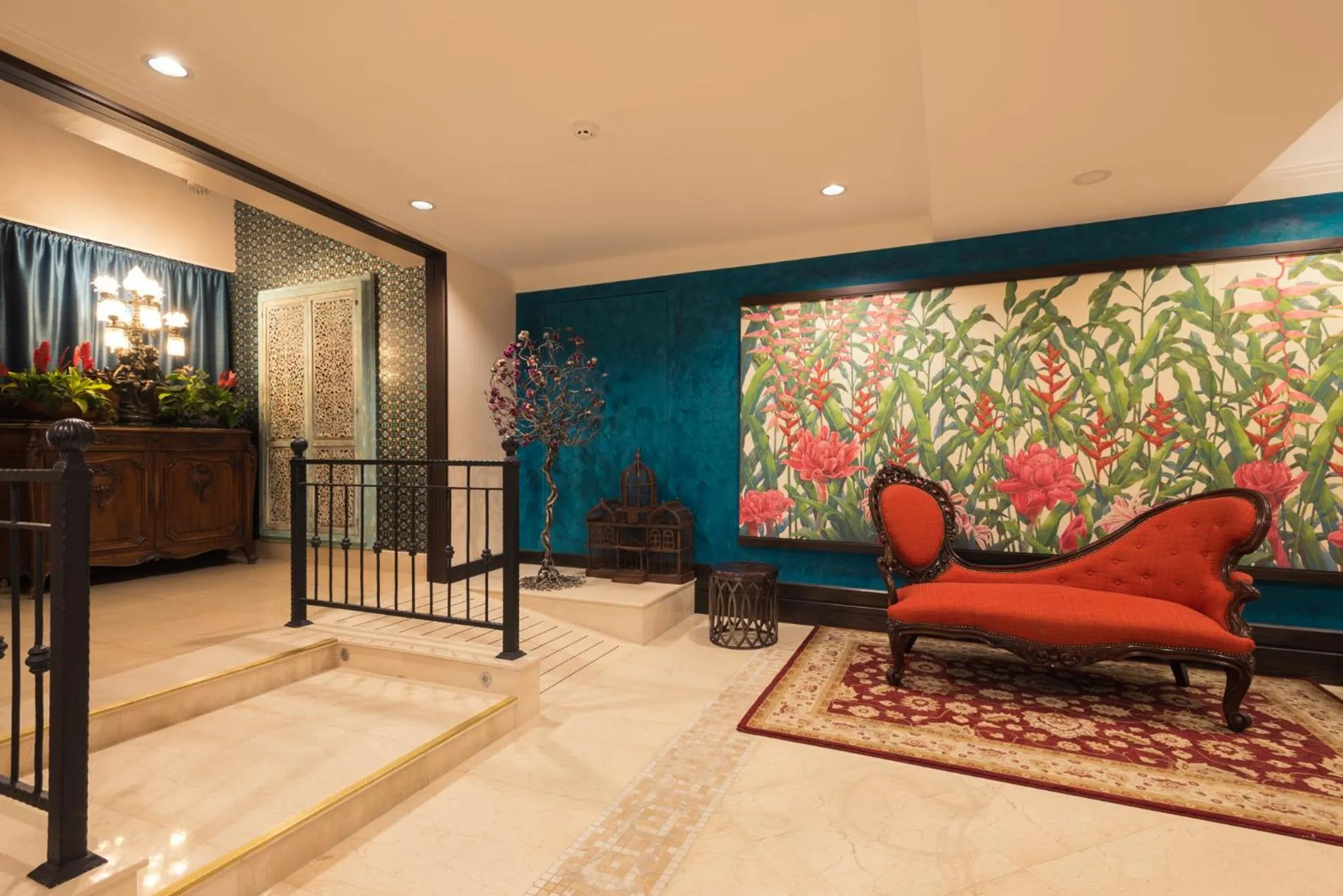 Seating area in Sara's Hotel