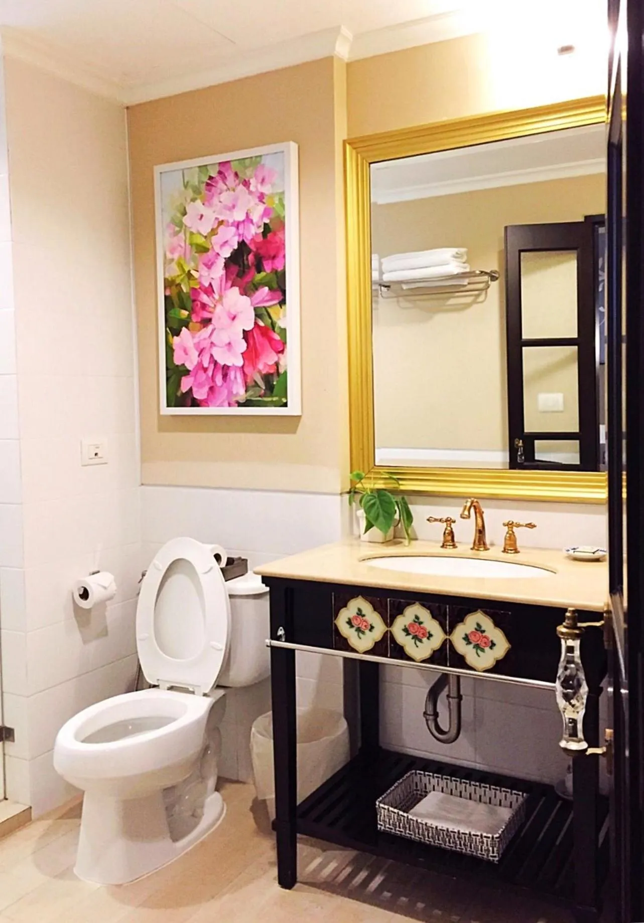 Hot Tub in Sara's Hotel