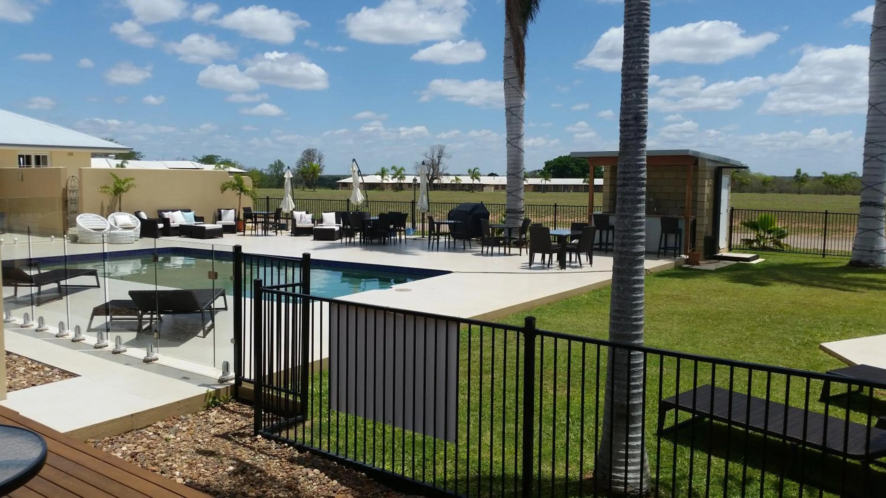 Swimming pool in Kernow - Minimum age 18