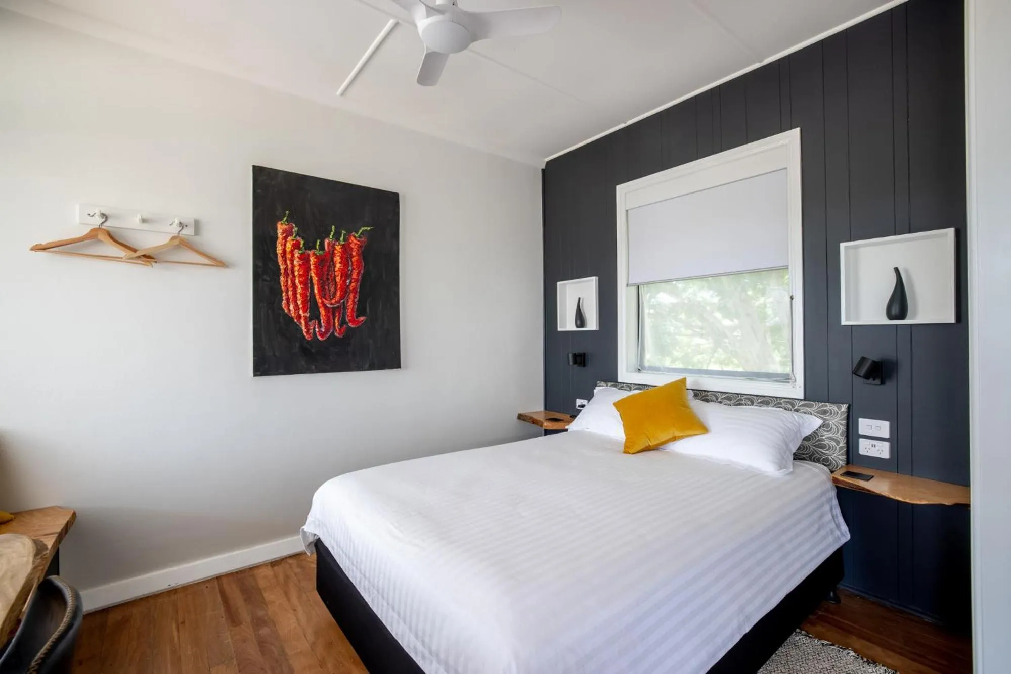 Bed in Kernow - Minimum age 18