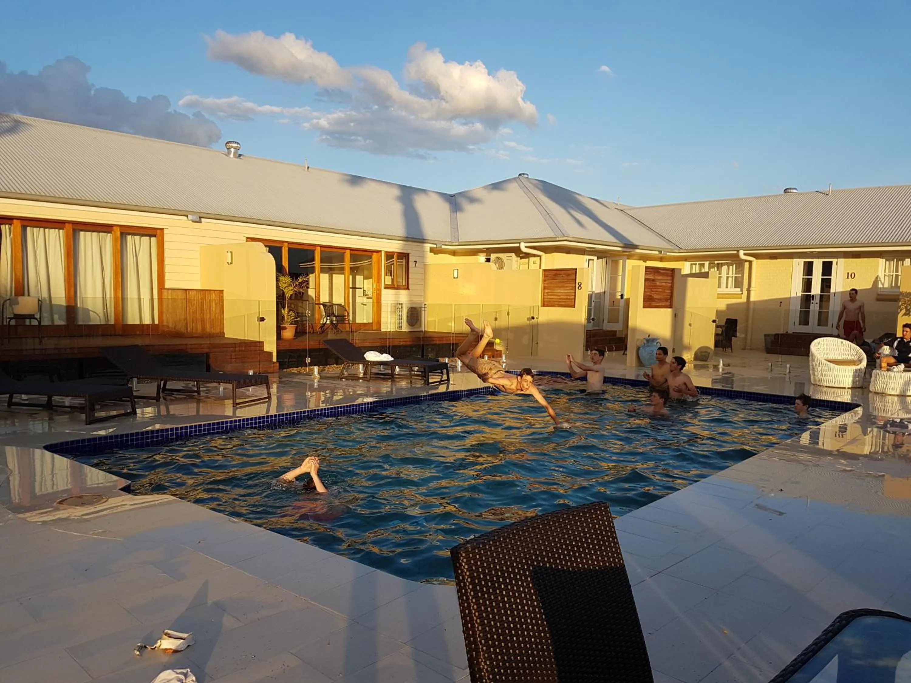 Swimming pool in Kernow - Minimum age 18