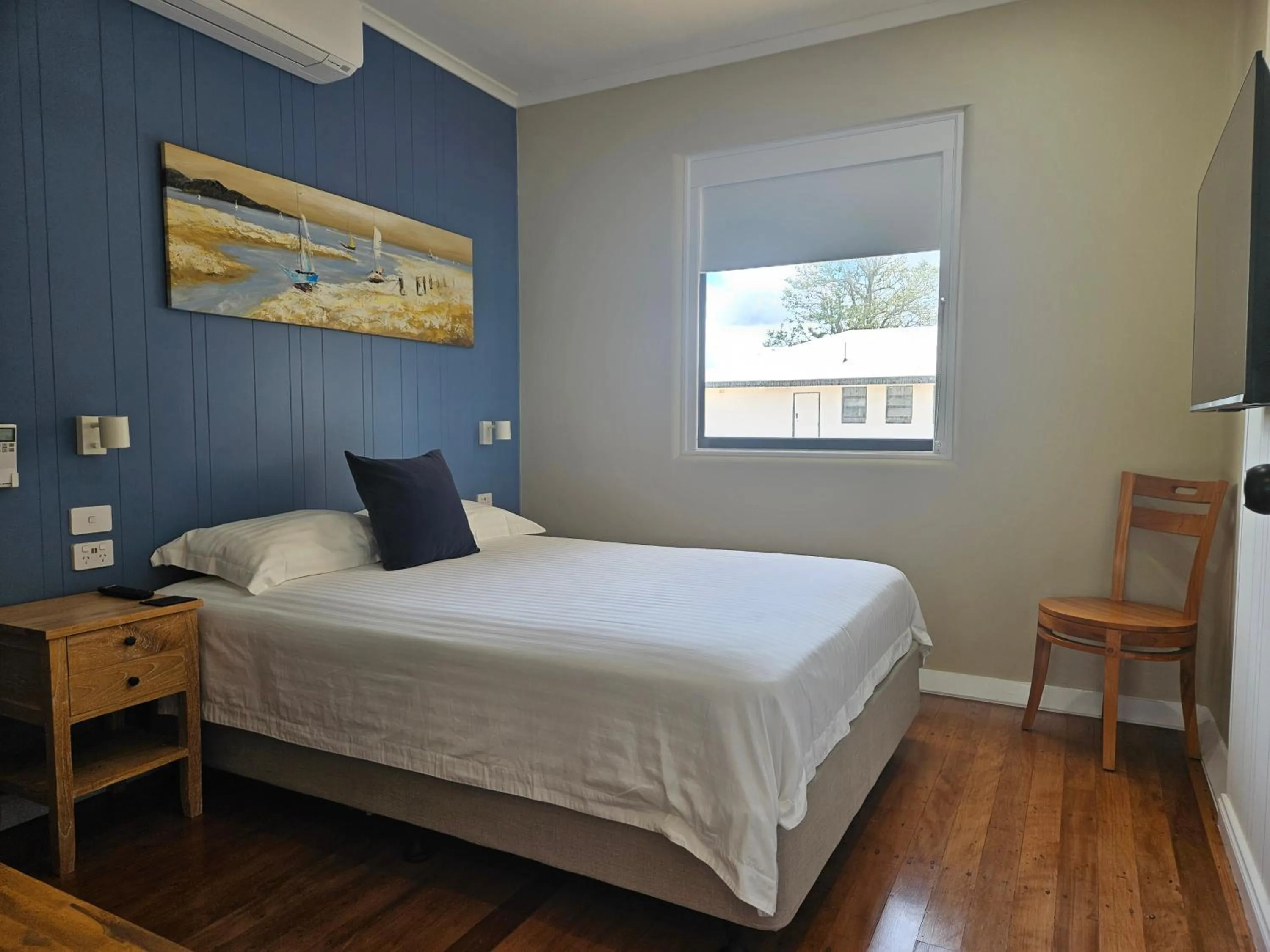 Bed in Kernow - Minimum age 18