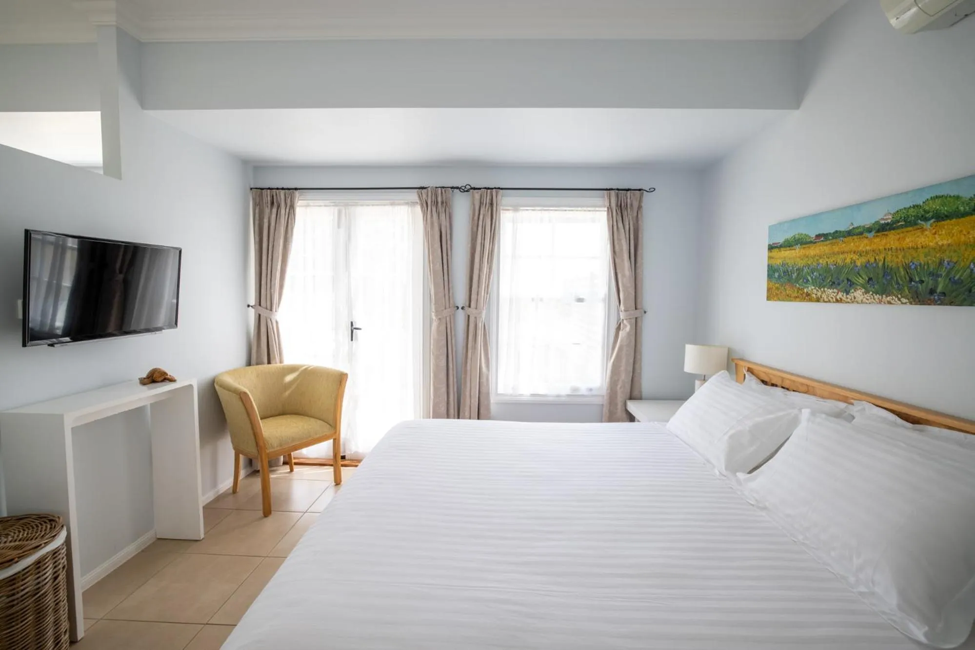 Bed in Kernow - Minimum age 18