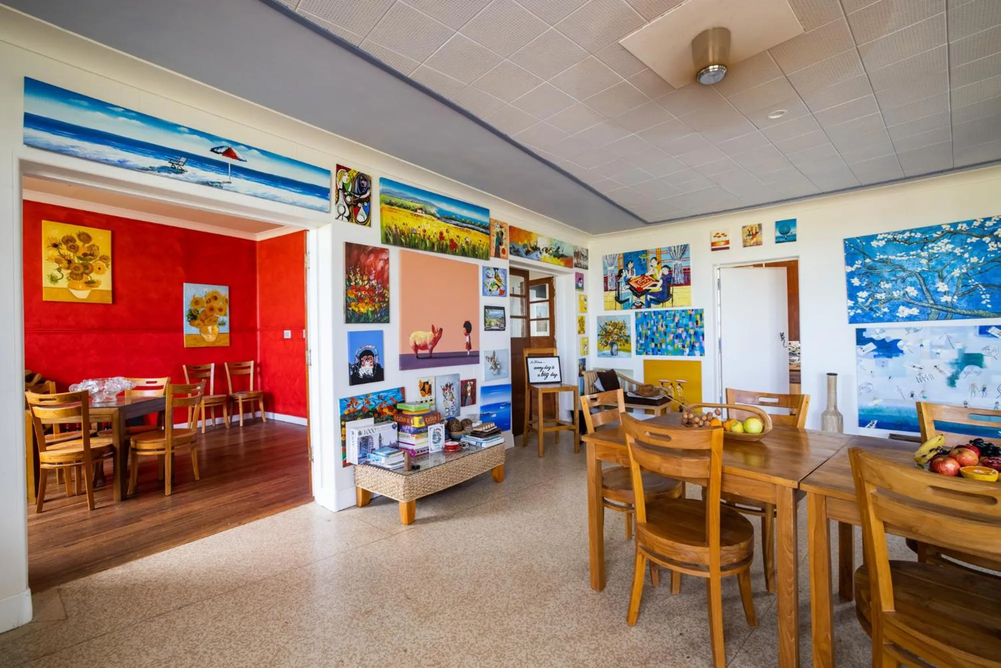 Communal lounge/ TV room in Kernow - Minimum age 18