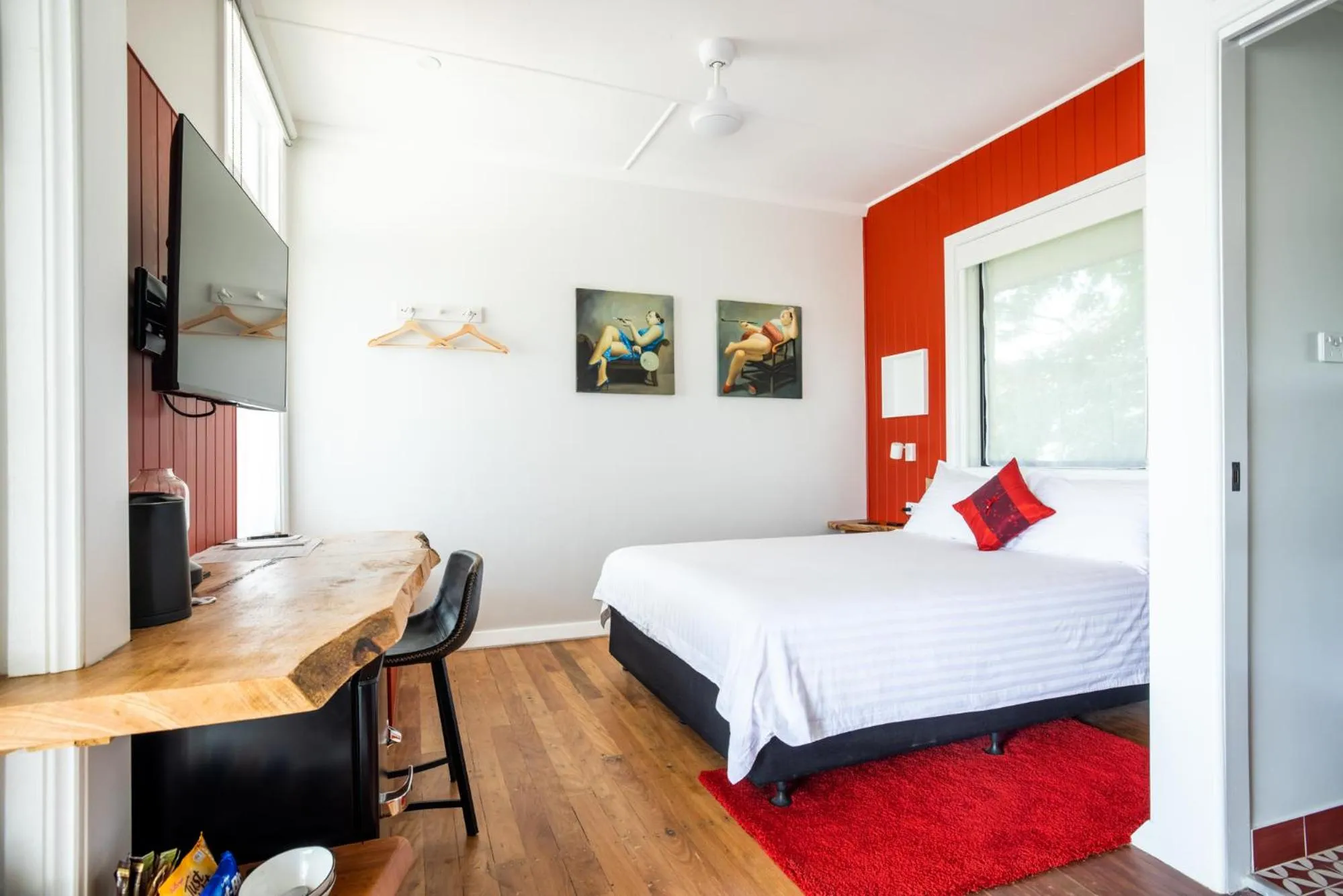 Bed in Kernow - Minimum age 18