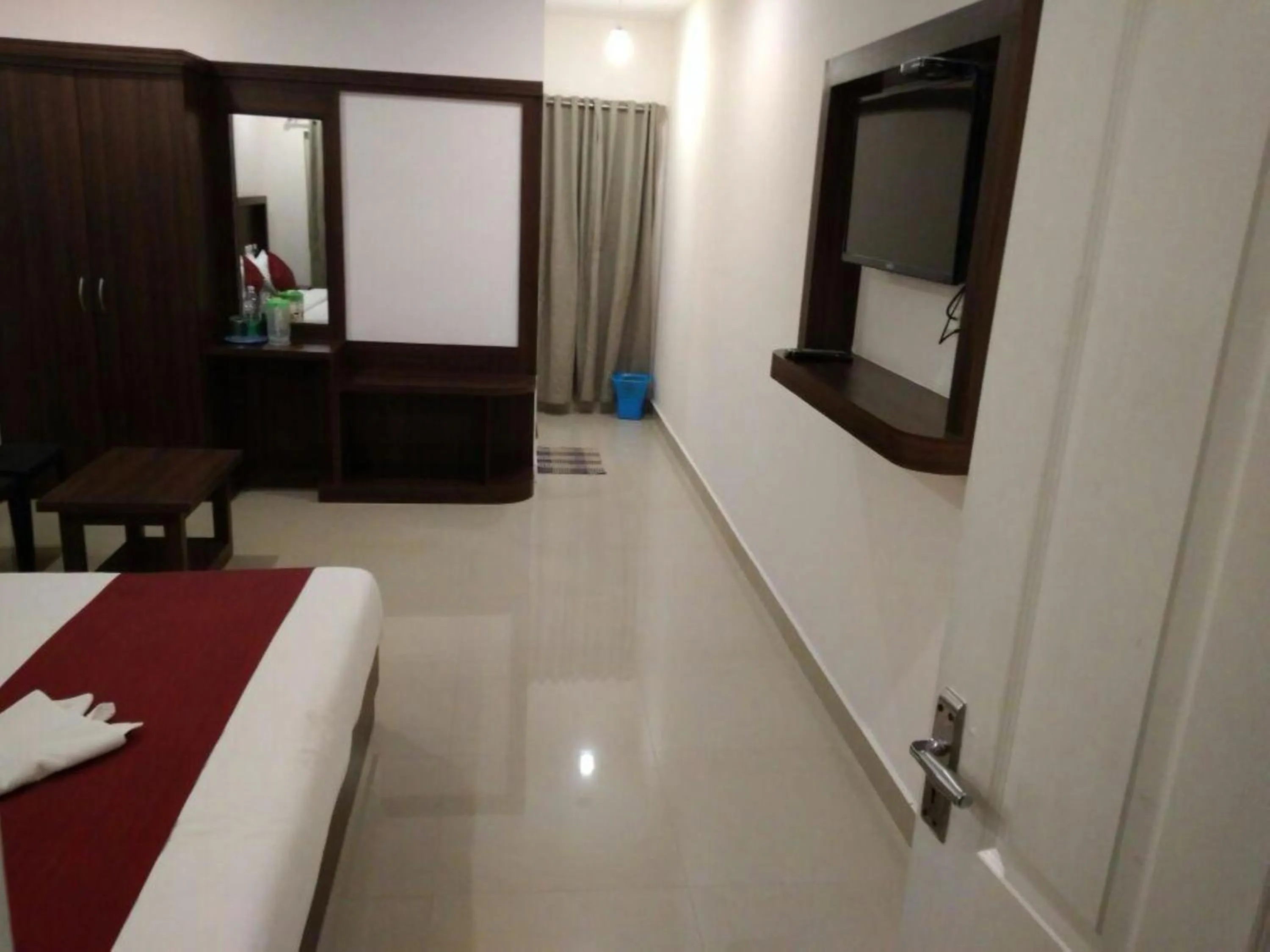 Bed in Highrange Plaza