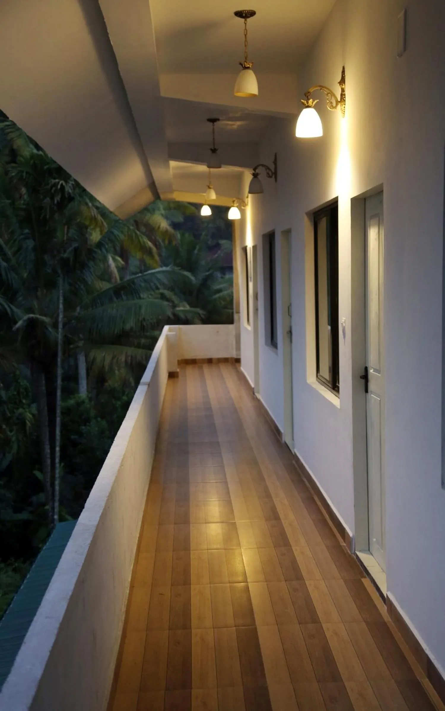 Night in Highrange Plaza