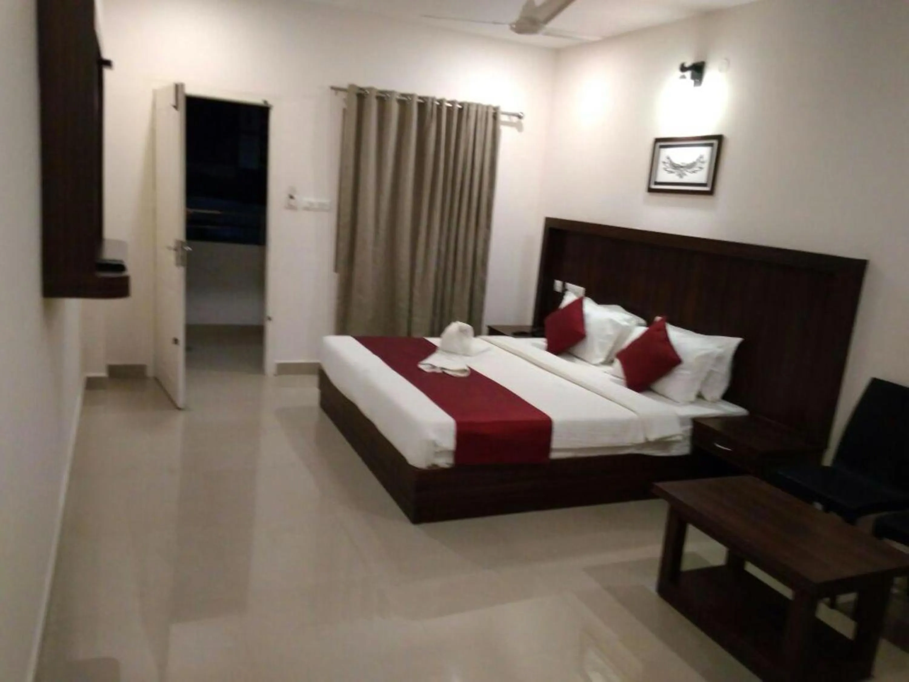 Bed in Highrange Plaza